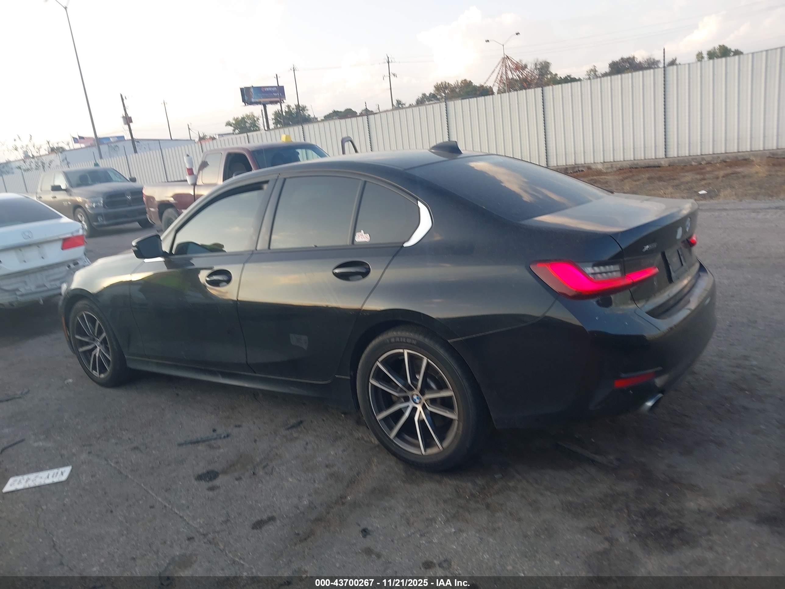 BMW 330I image 3