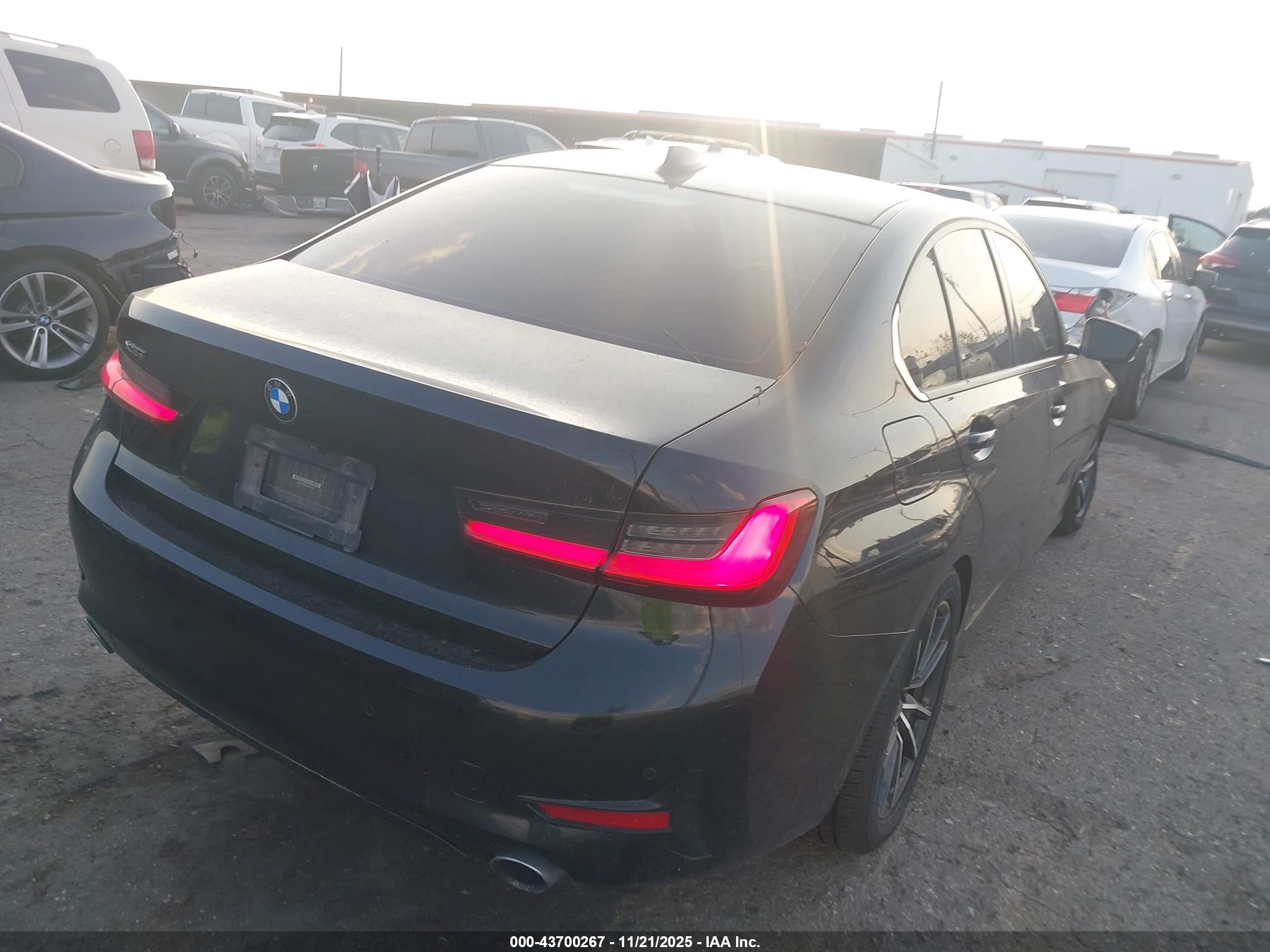 BMW 330I image 4