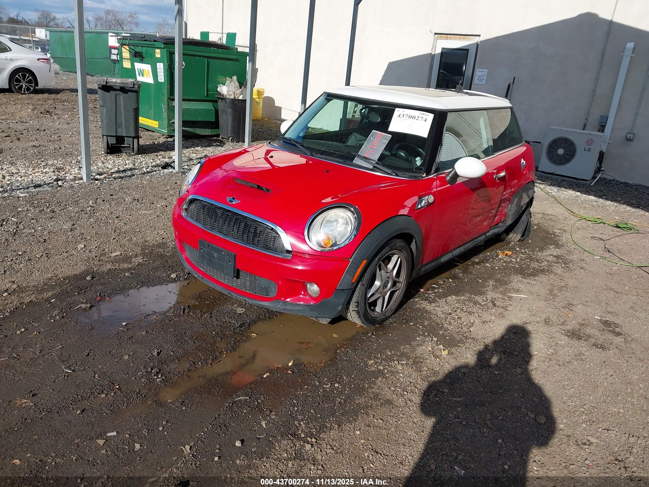 MINI COOPER image 2