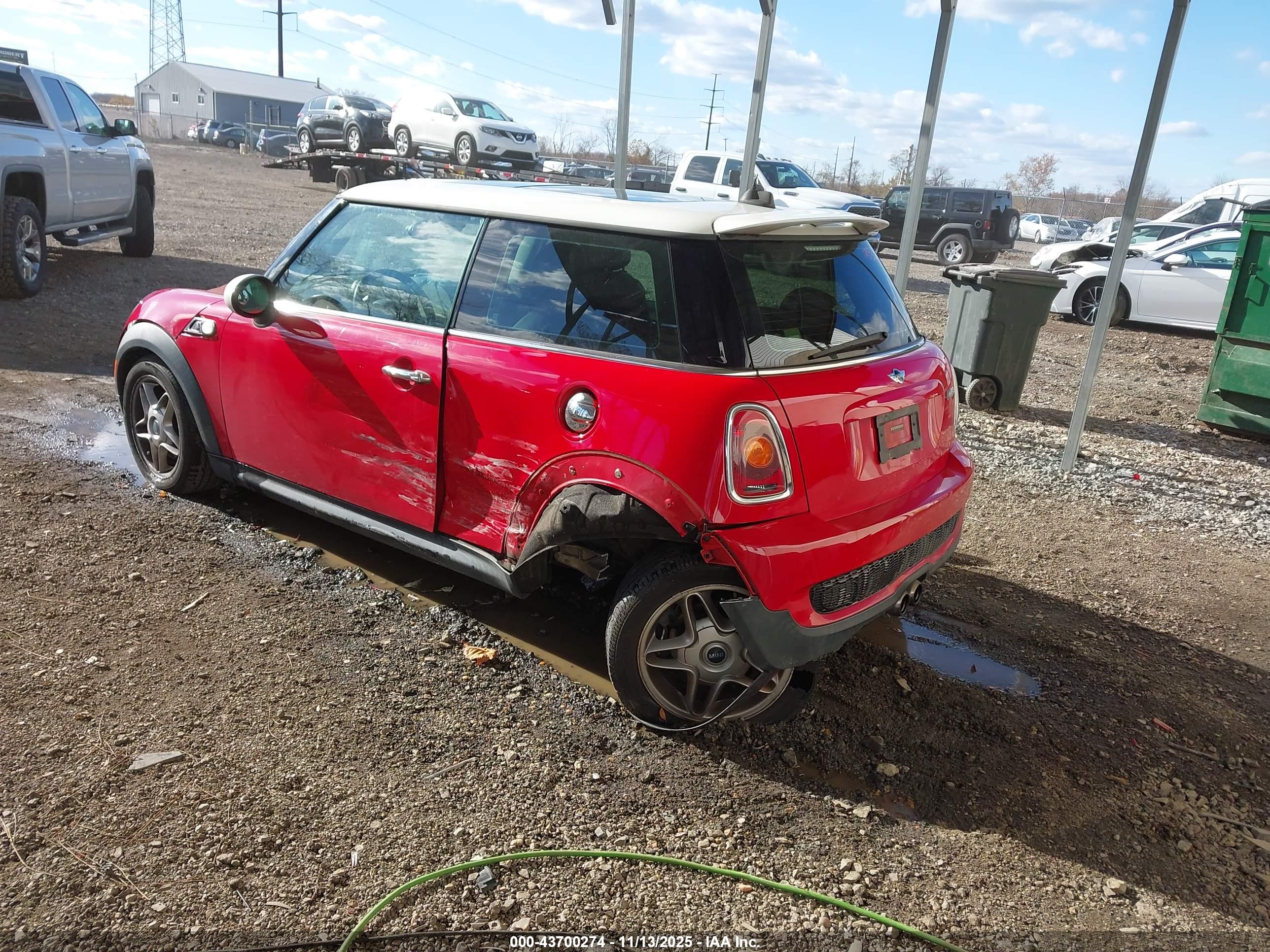 MINI COOPER image 3