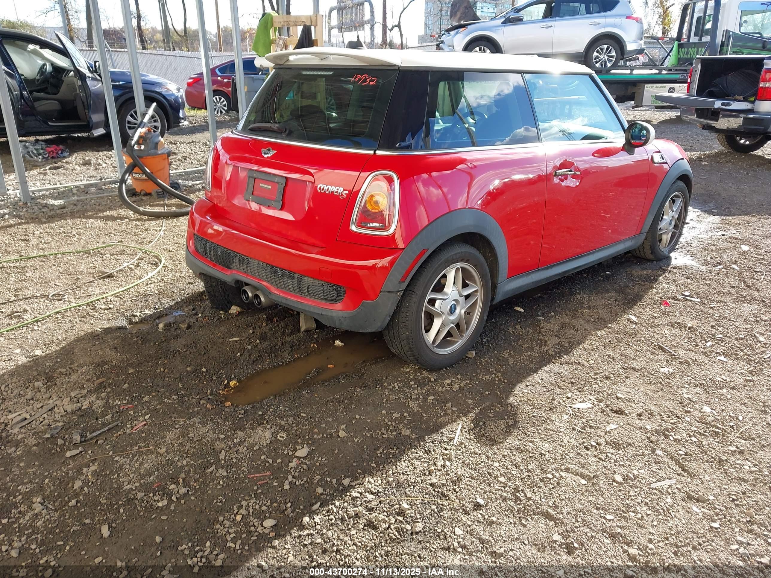 MINI COOPER image 4