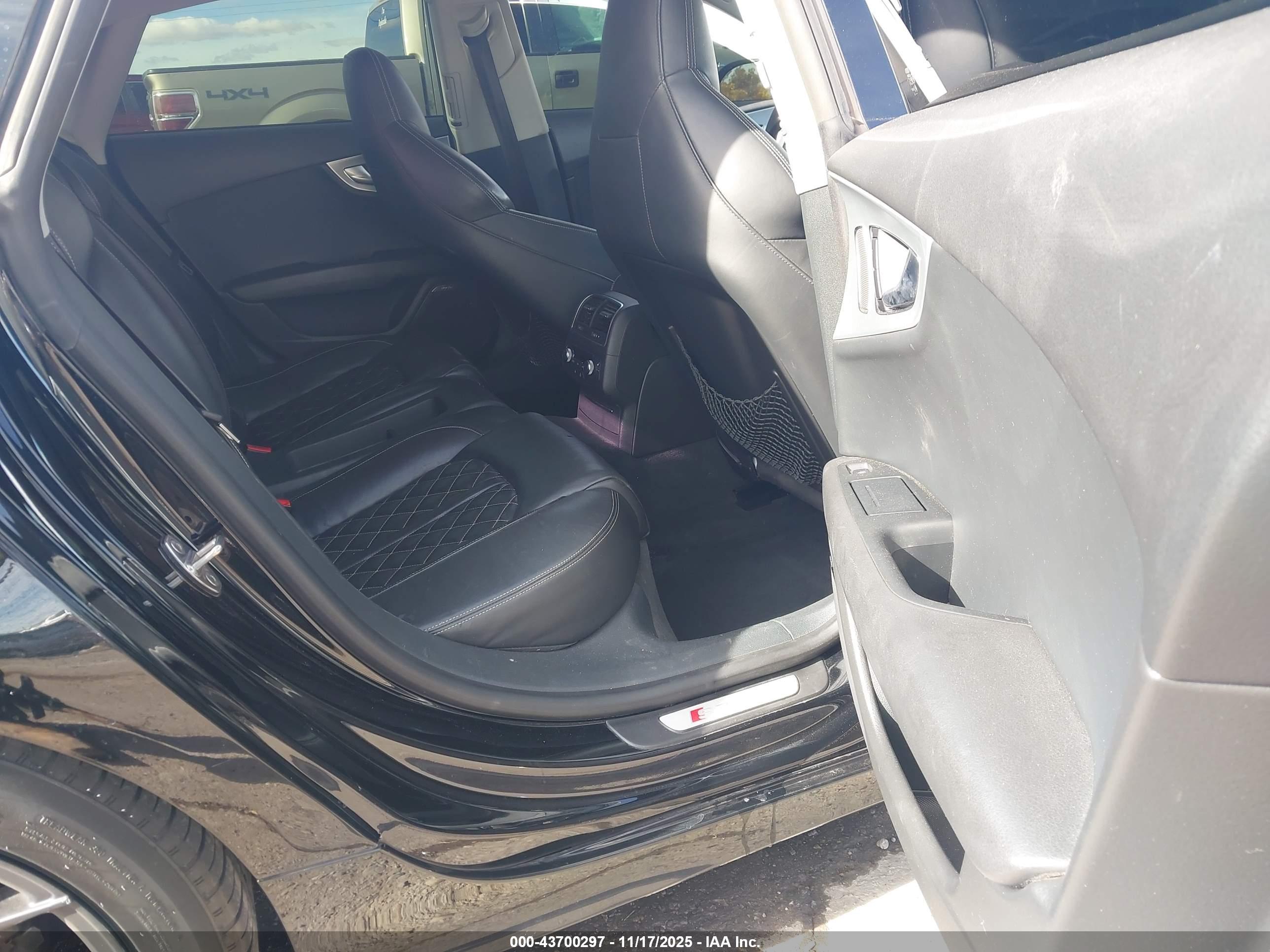 AUDI S7 image 8