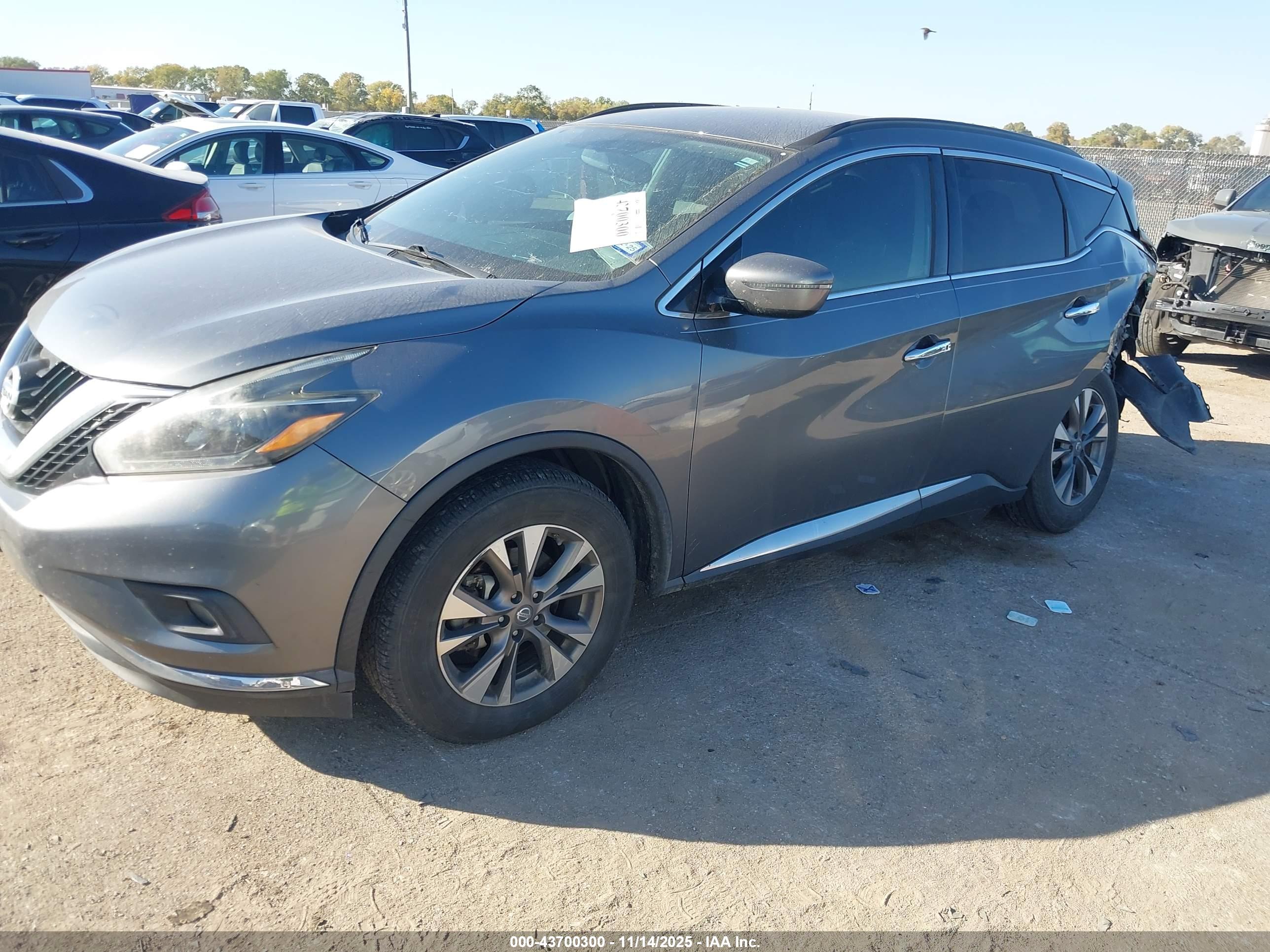 NISSAN MURANO image 2