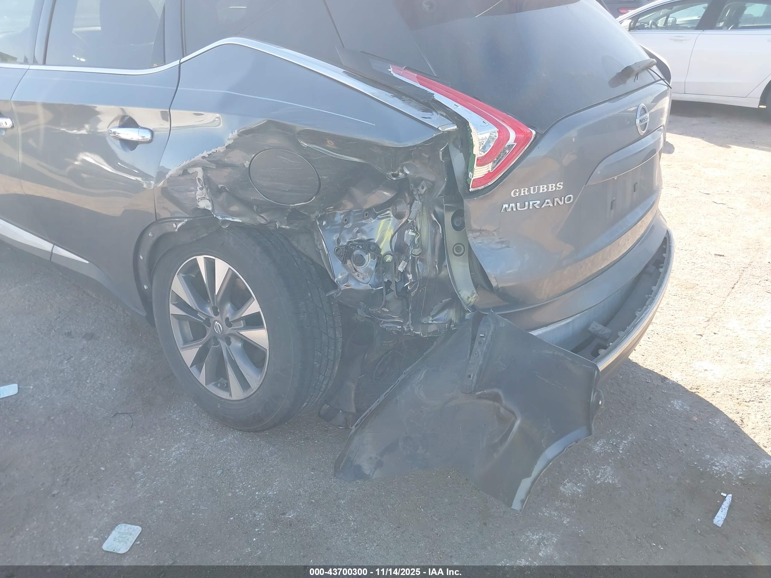 NISSAN MURANO image 6
