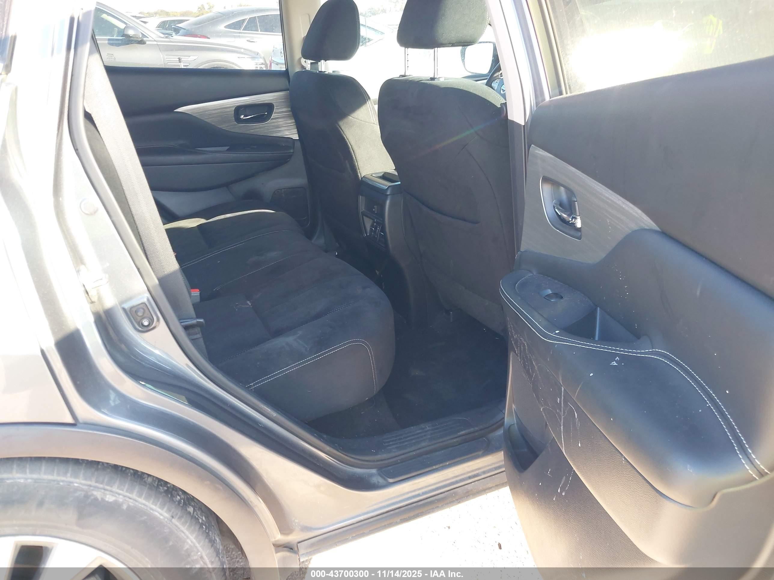 NISSAN MURANO image 8
