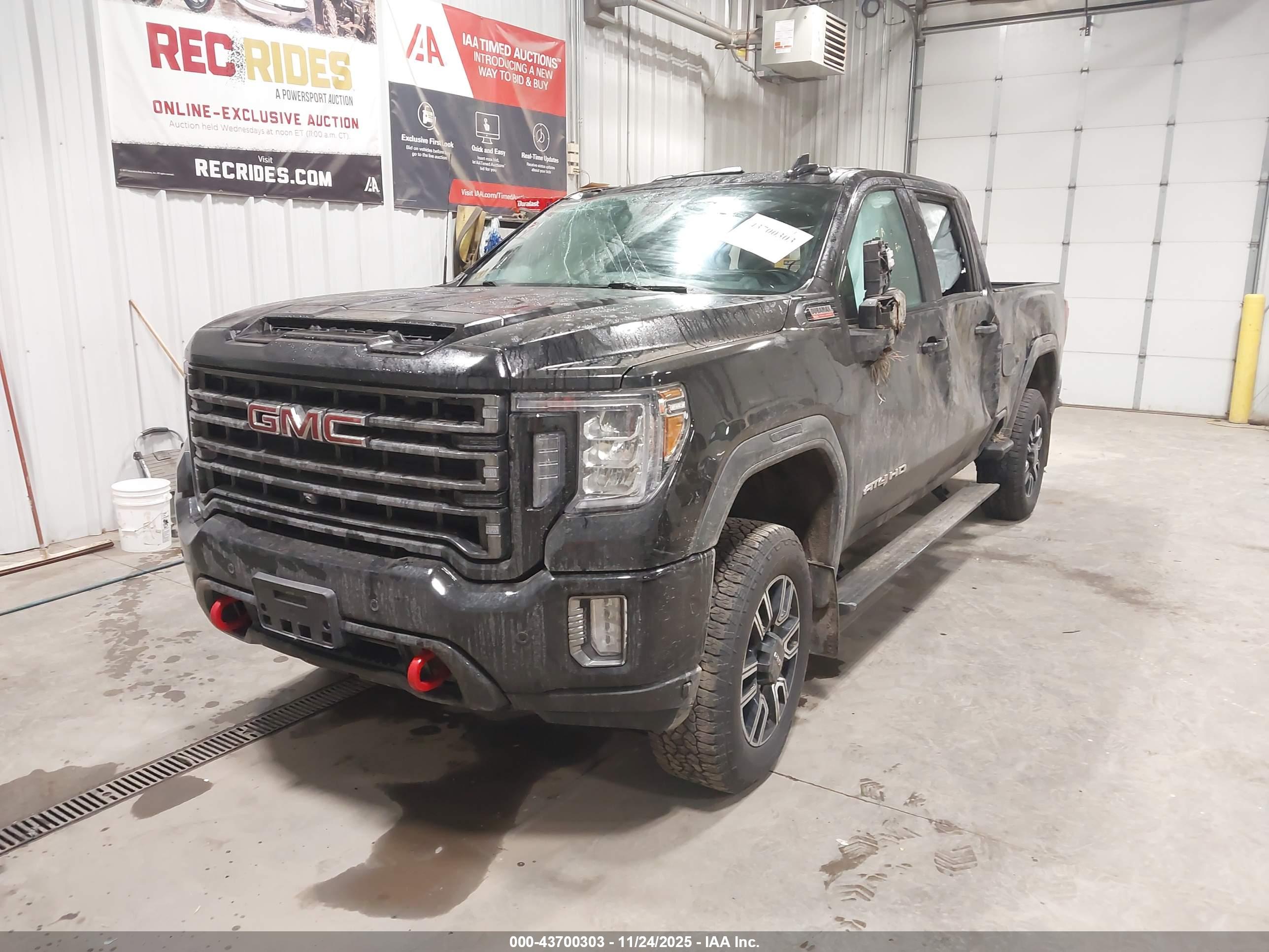 GMC SIERRA image 2