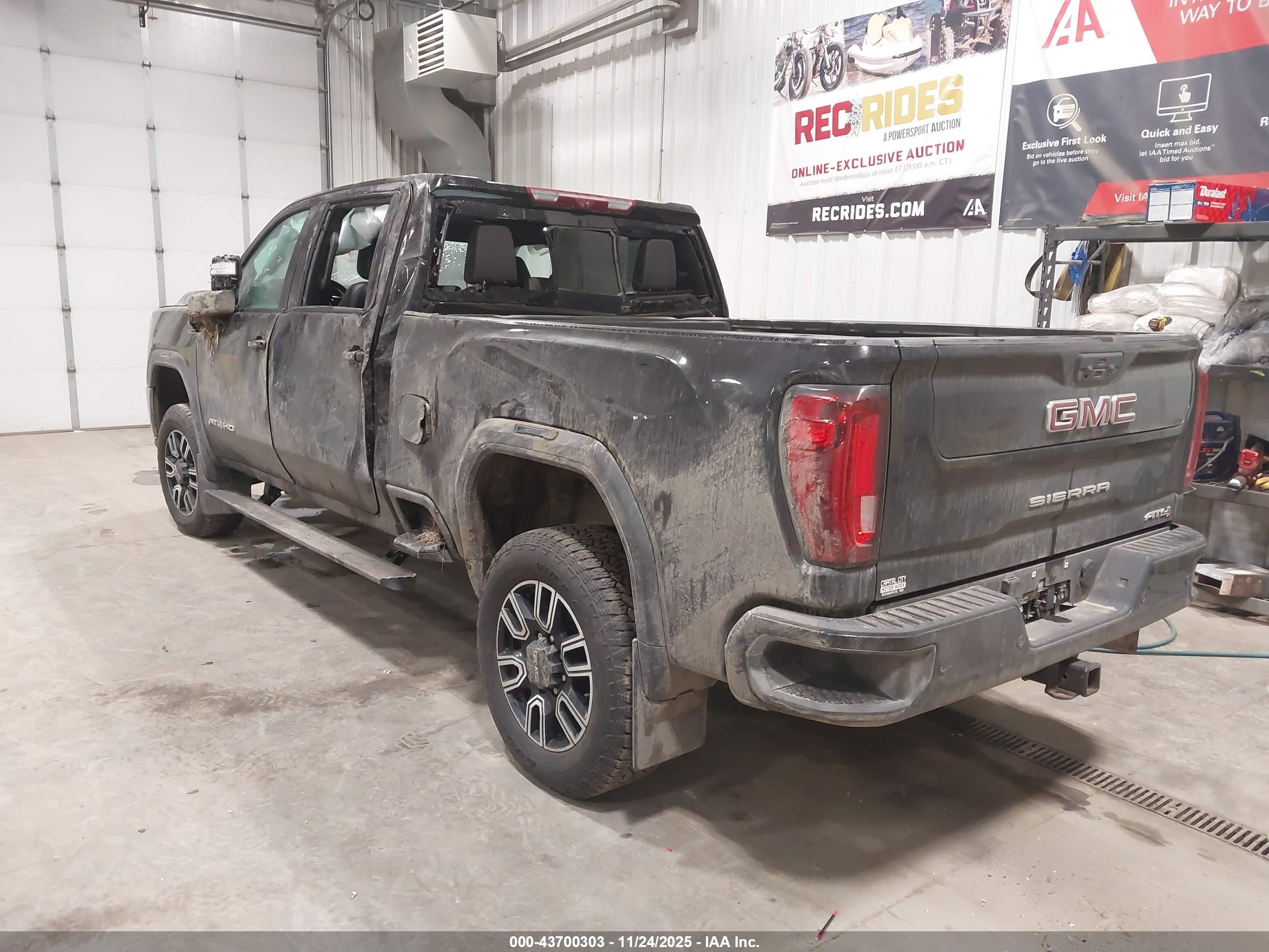 GMC SIERRA image 3