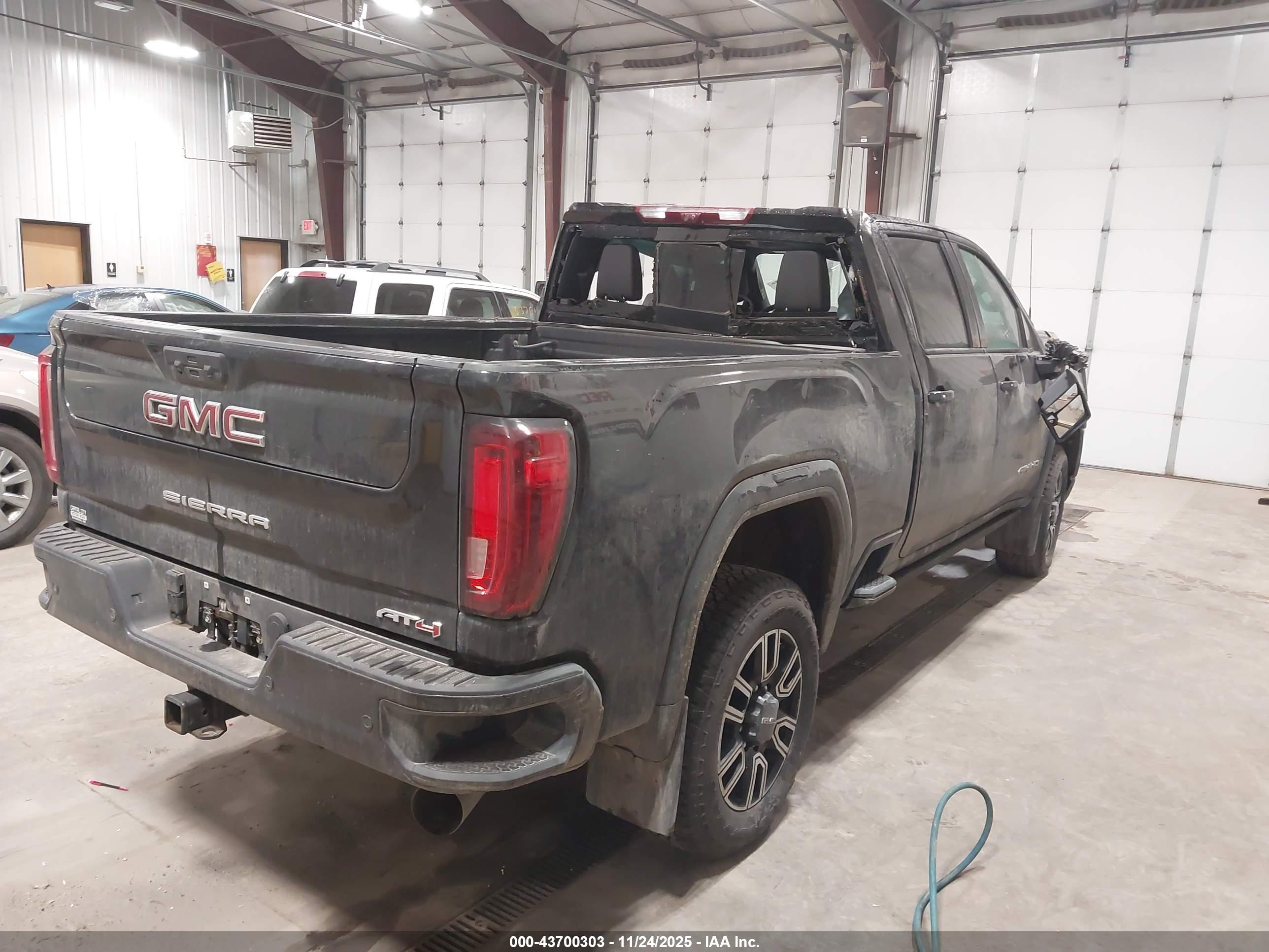 GMC SIERRA image 4