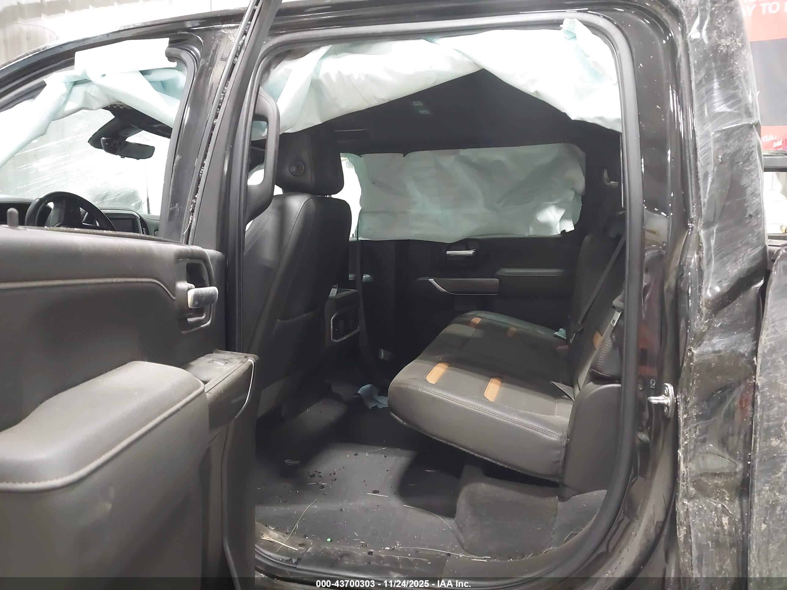 GMC SIERRA image 8