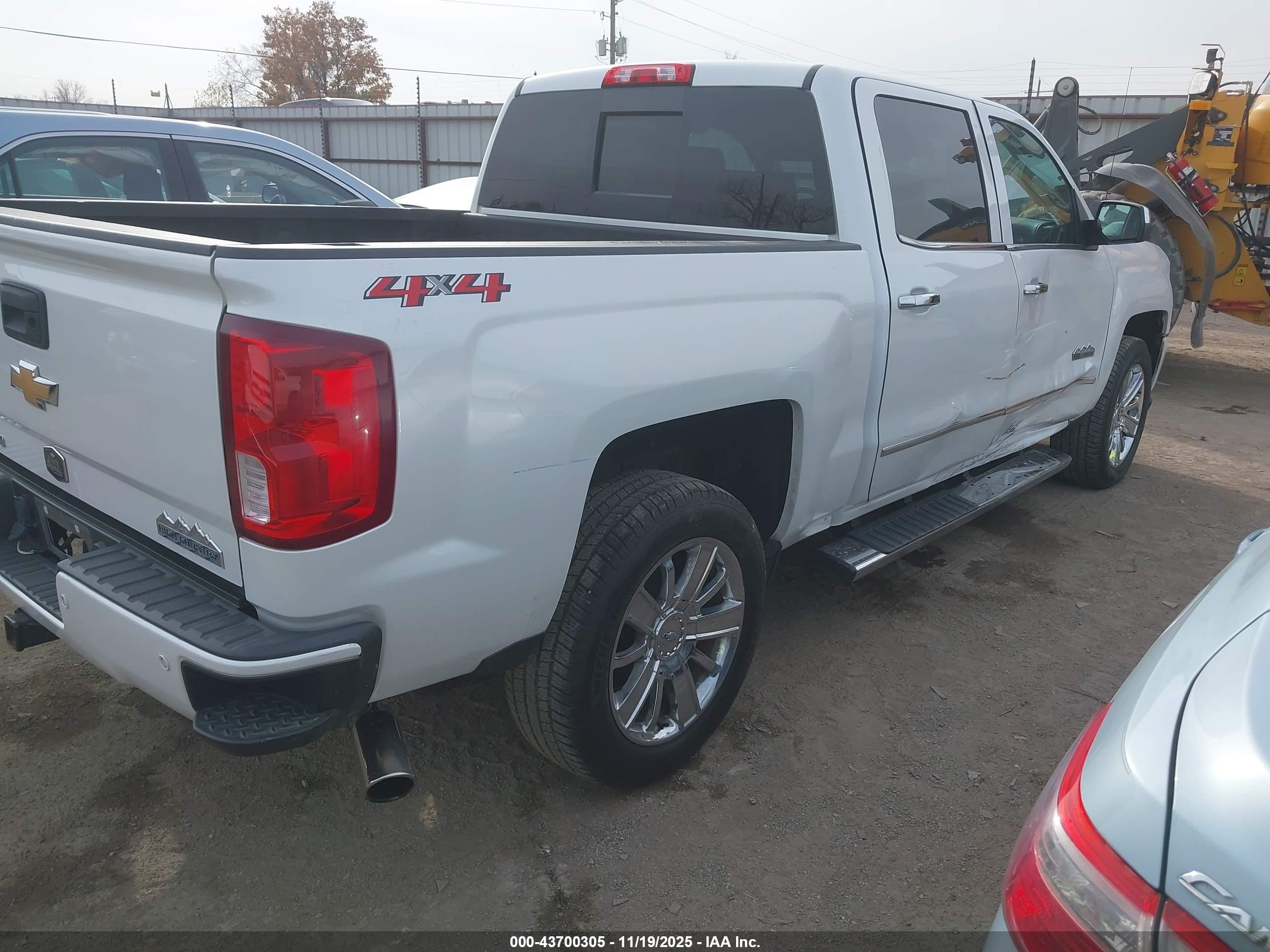CHEVROLET SILVERADO image 4