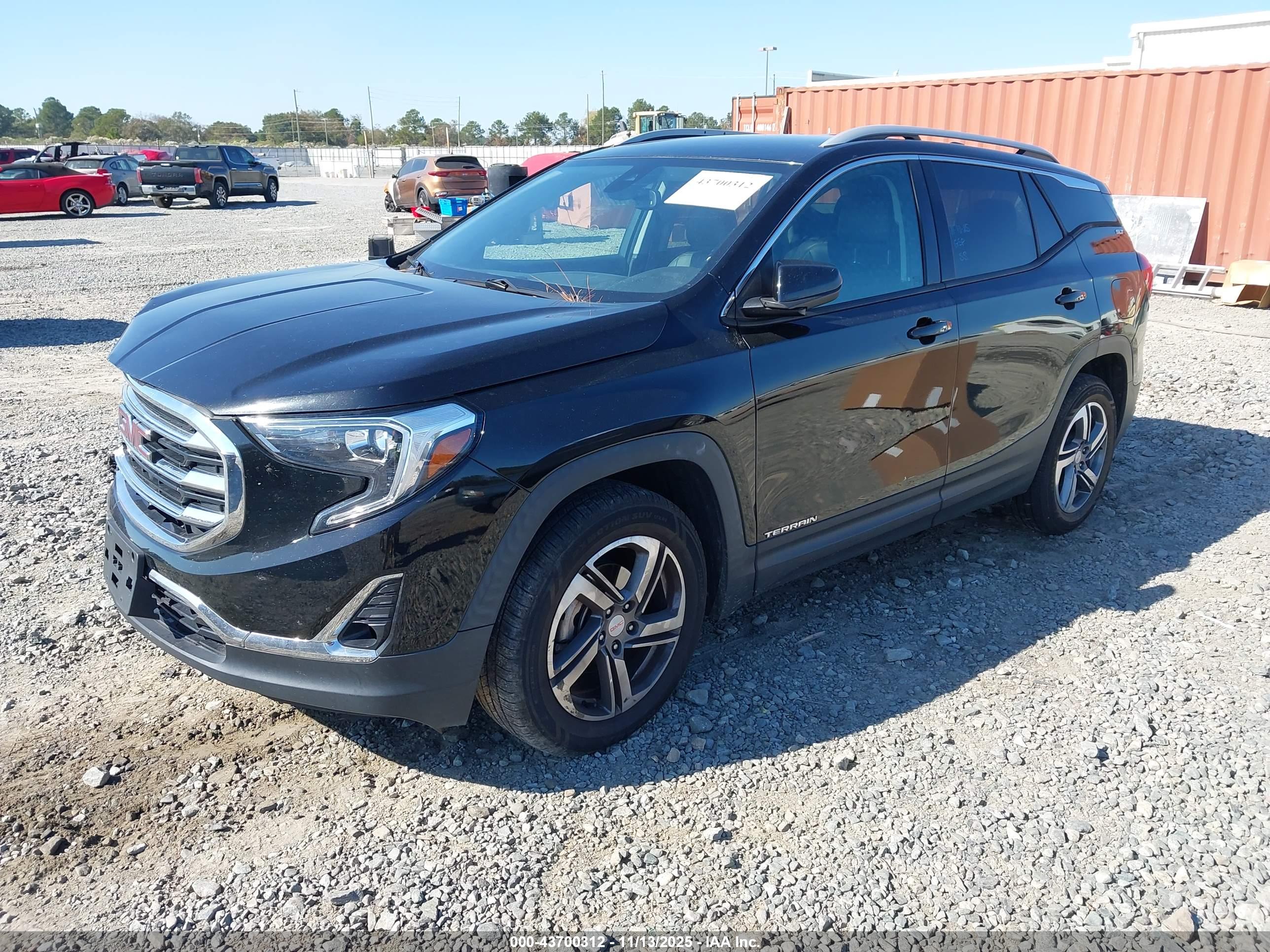 GMC TERRAIN image 2