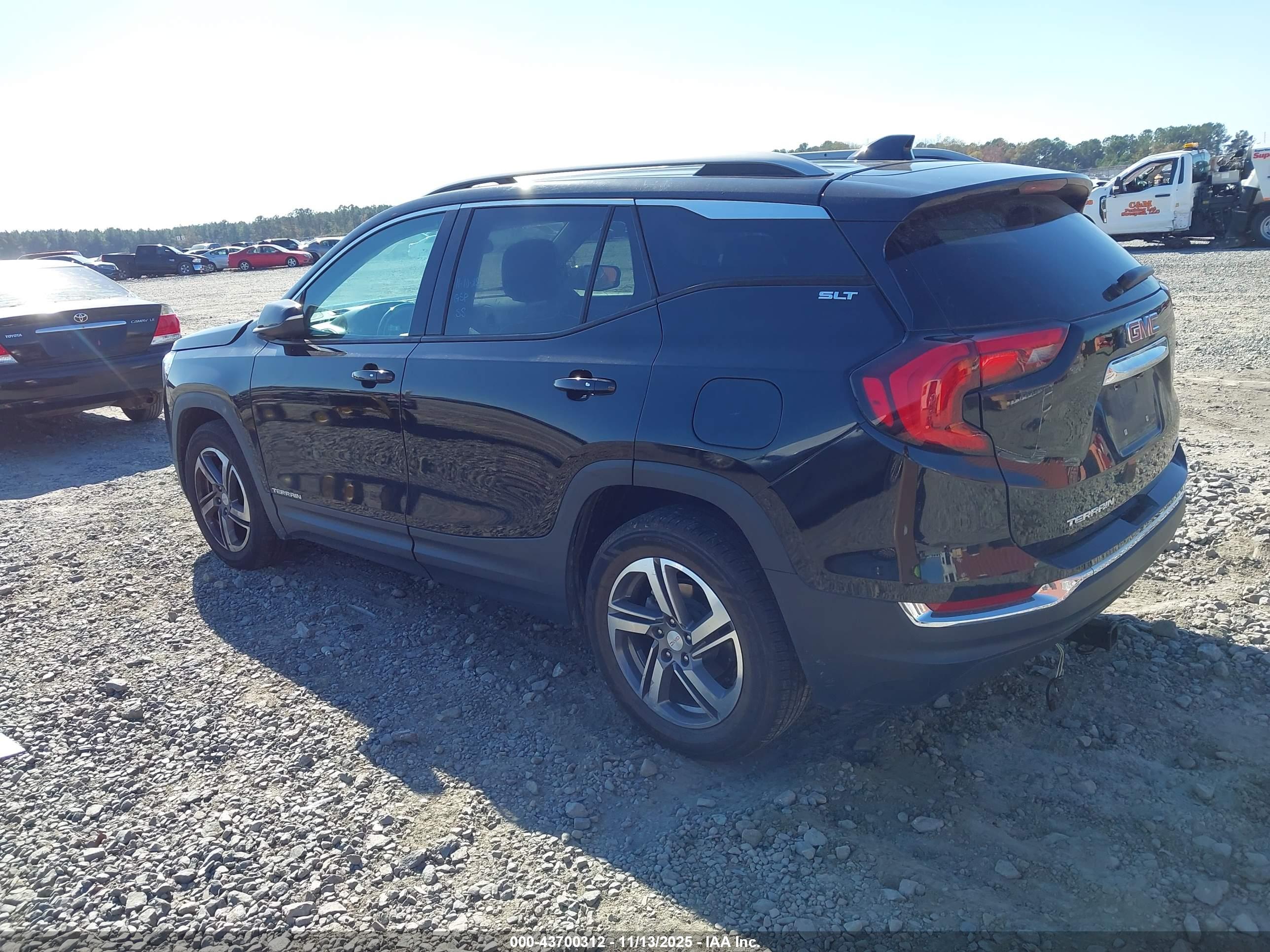 GMC TERRAIN image 3