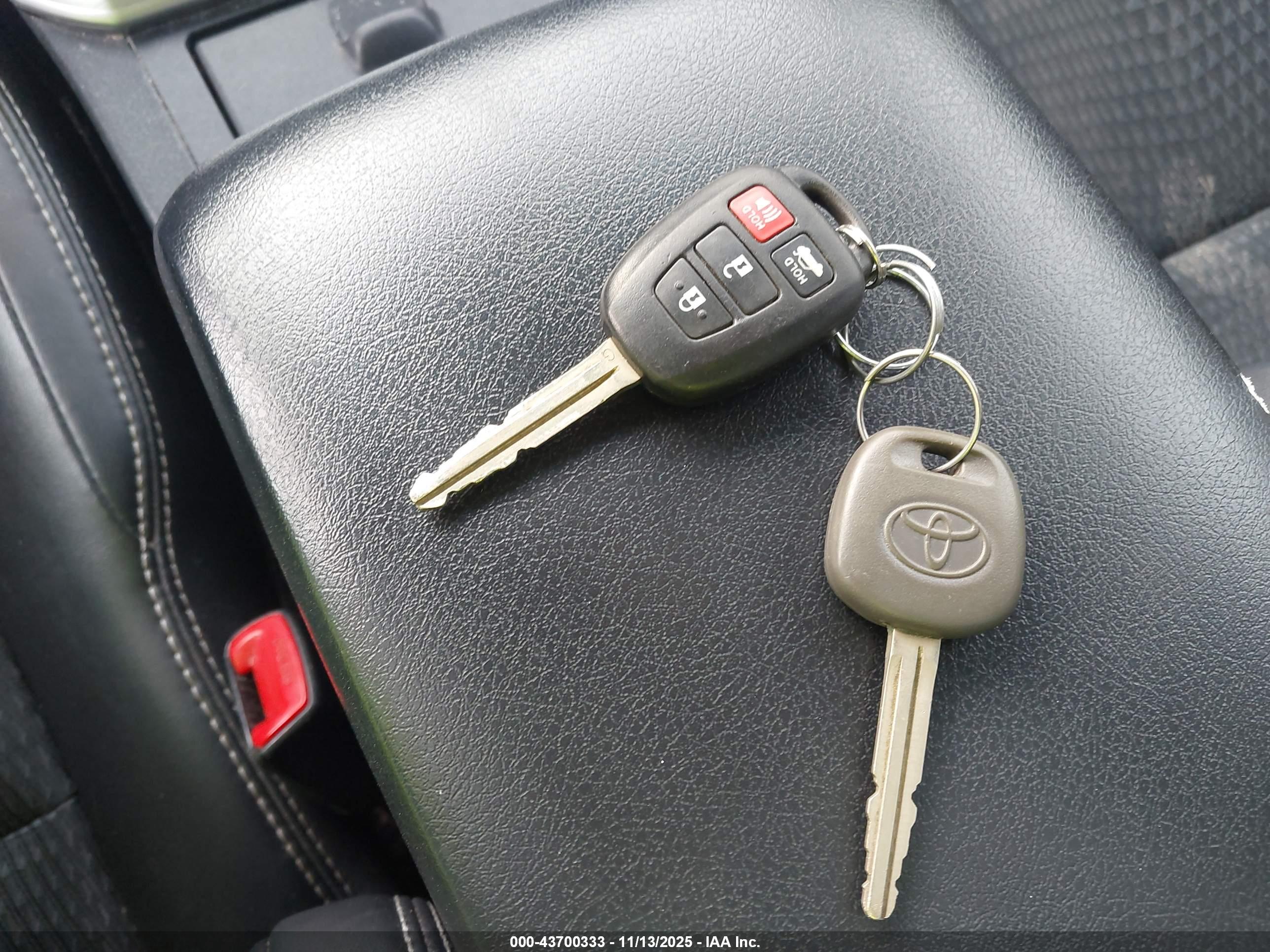 TOYOTA CAMRY image 11