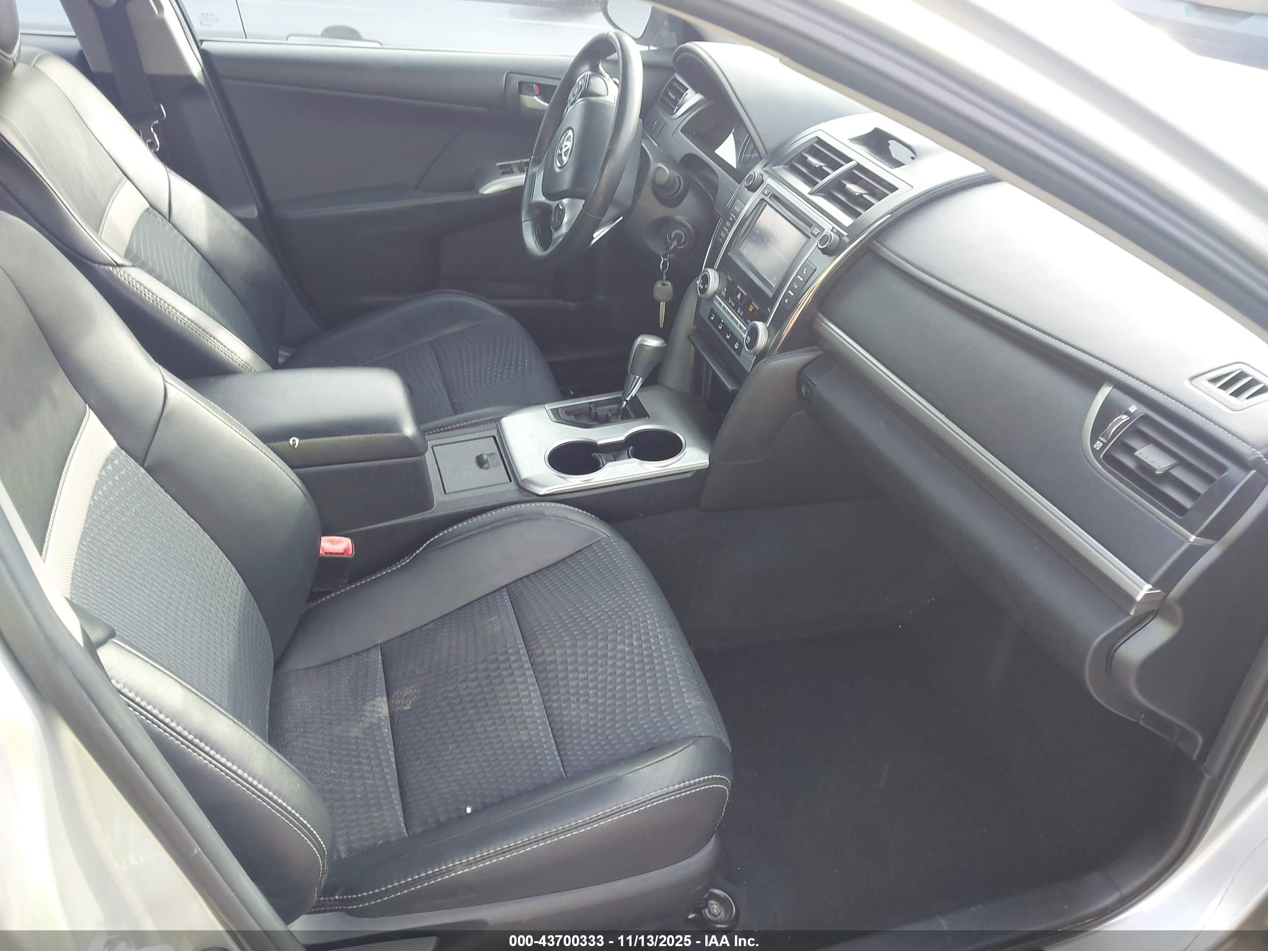 TOYOTA CAMRY image 5