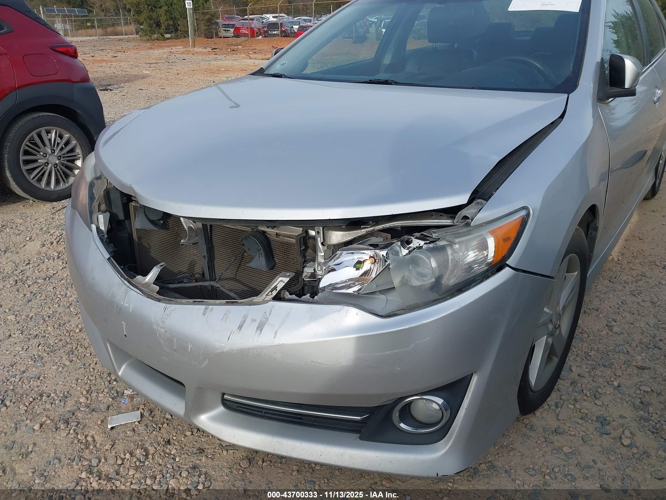 TOYOTA CAMRY image 6