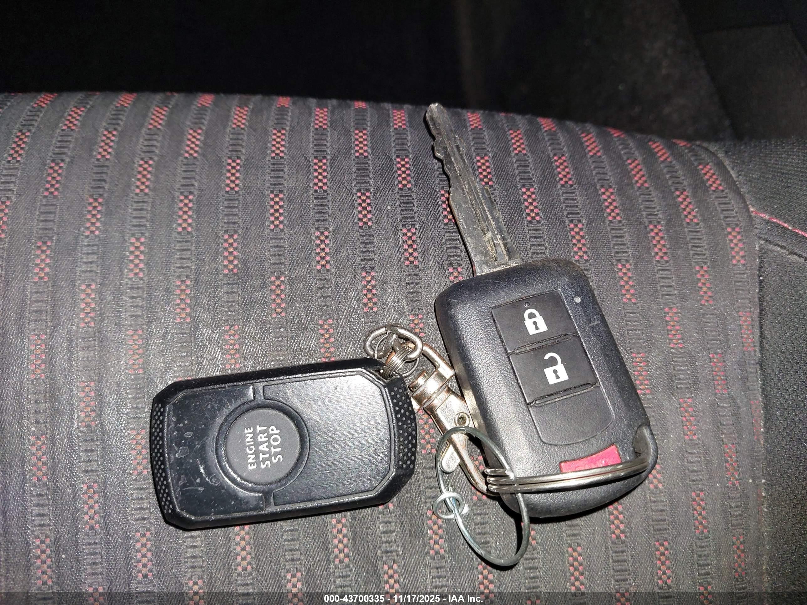MITSUBISHI OUTLANDER image 11