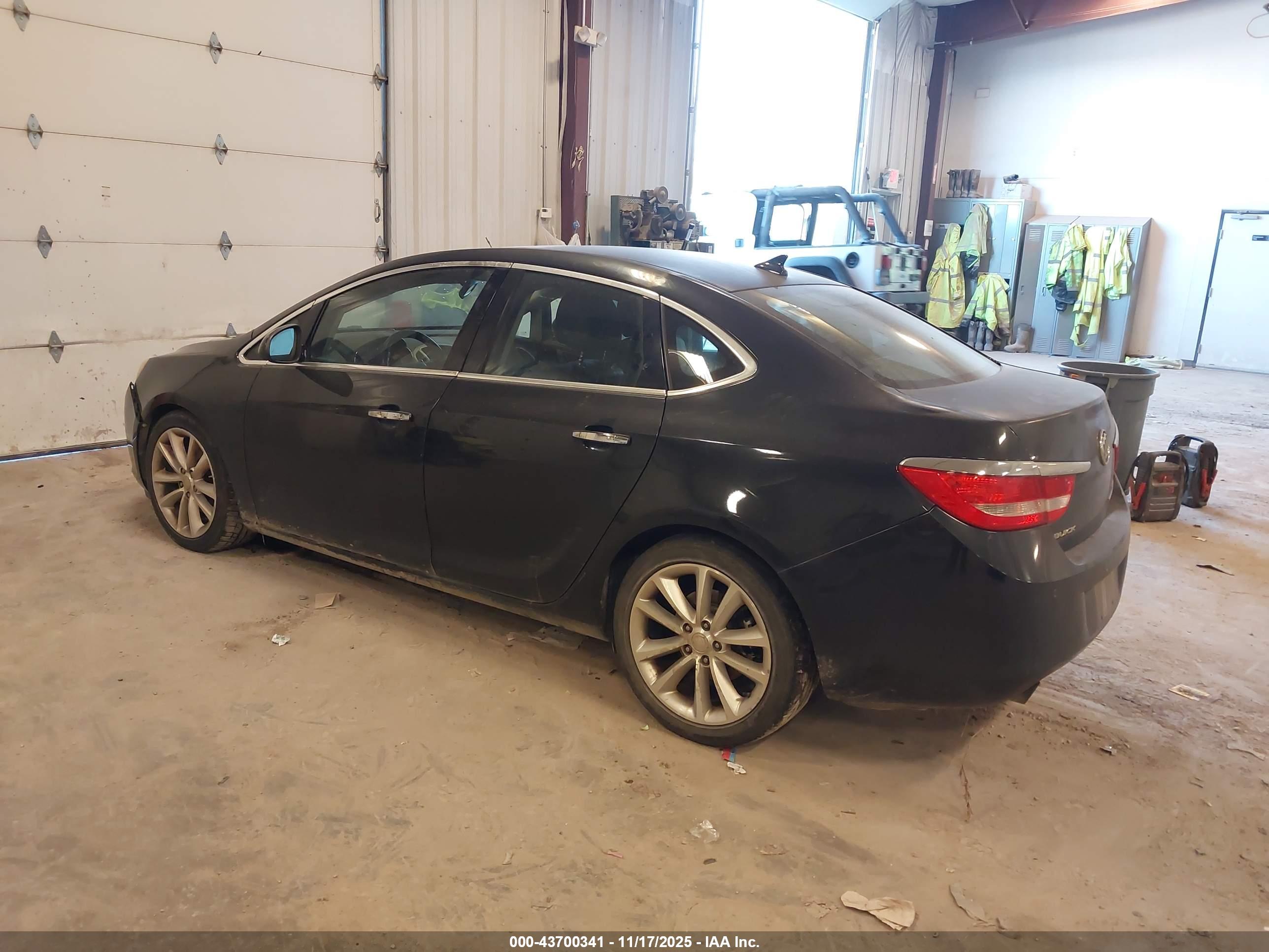 BUICK VERANO image 3