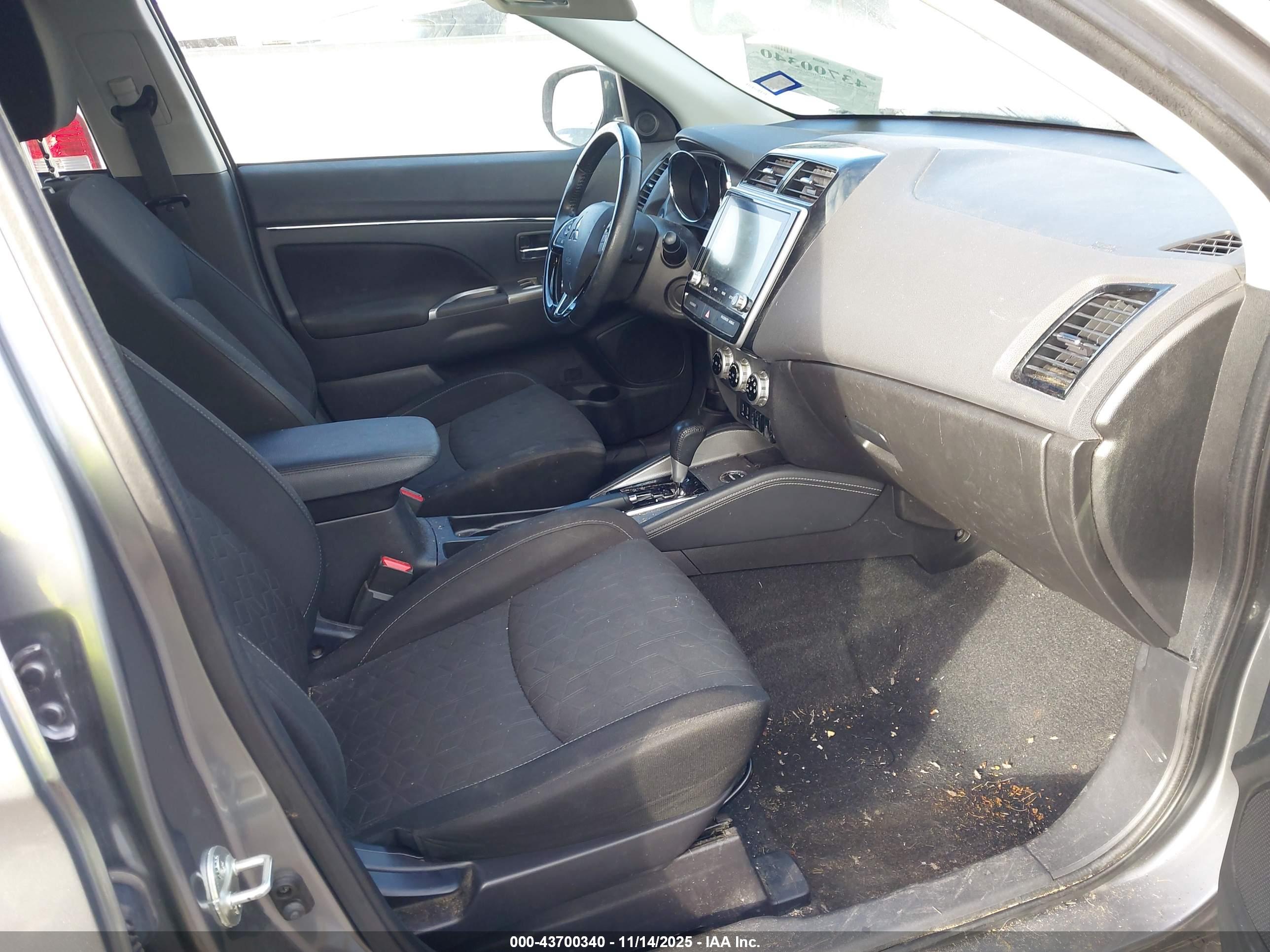MITSUBISHI OUTLANDER image 5