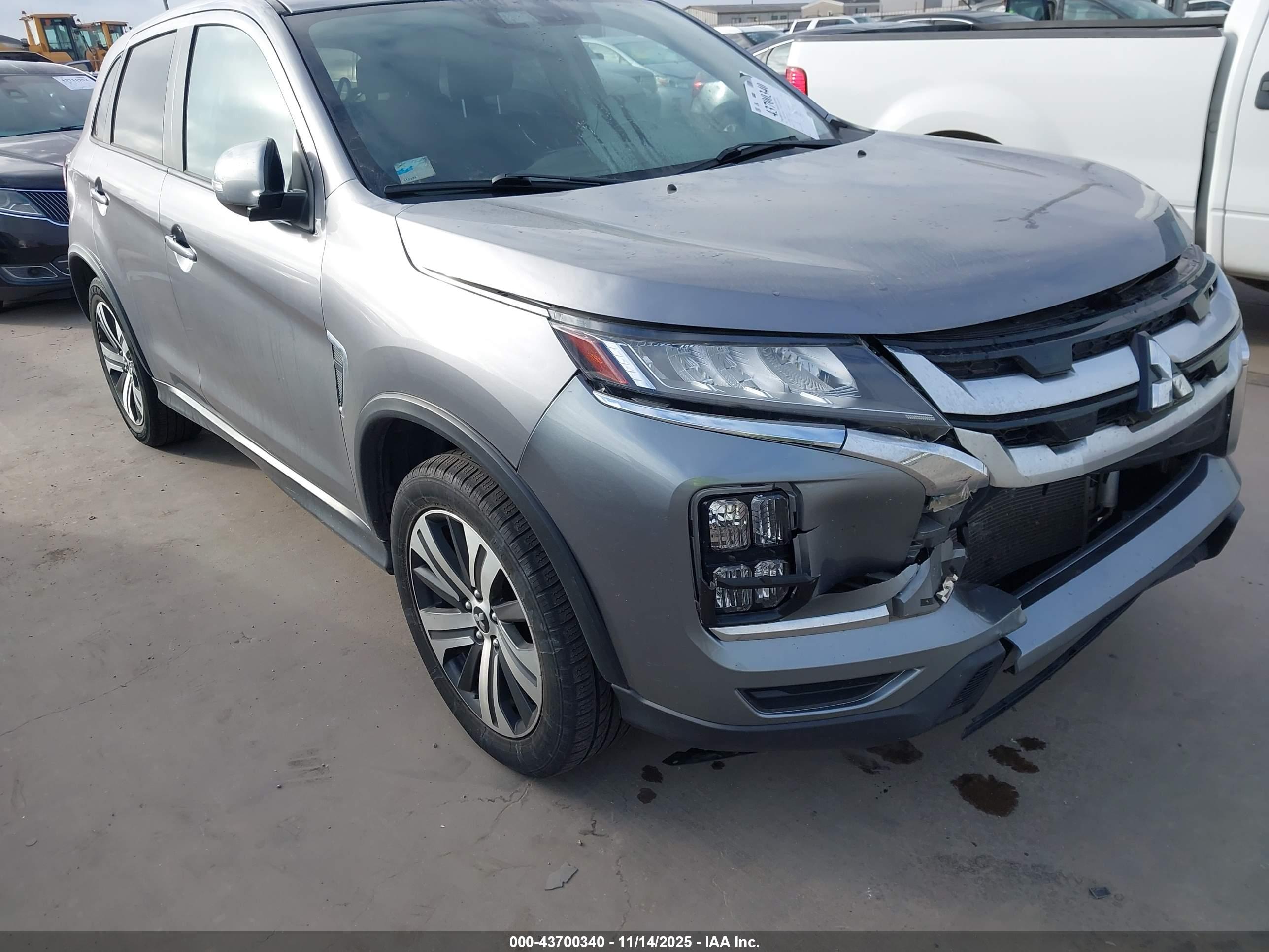 MITSUBISHI OUTLANDER image 6