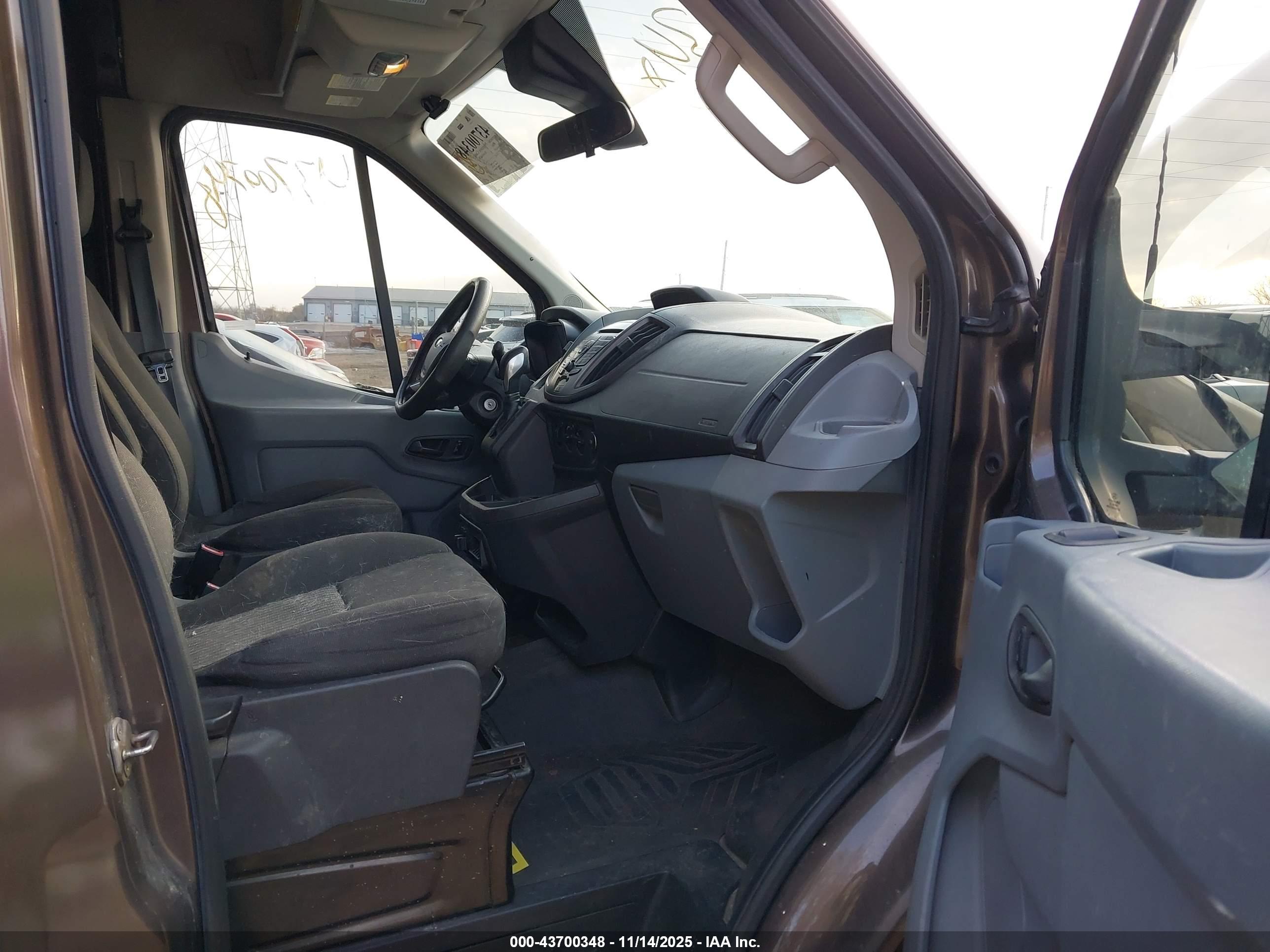 FORD TRANSIT-250 image 5