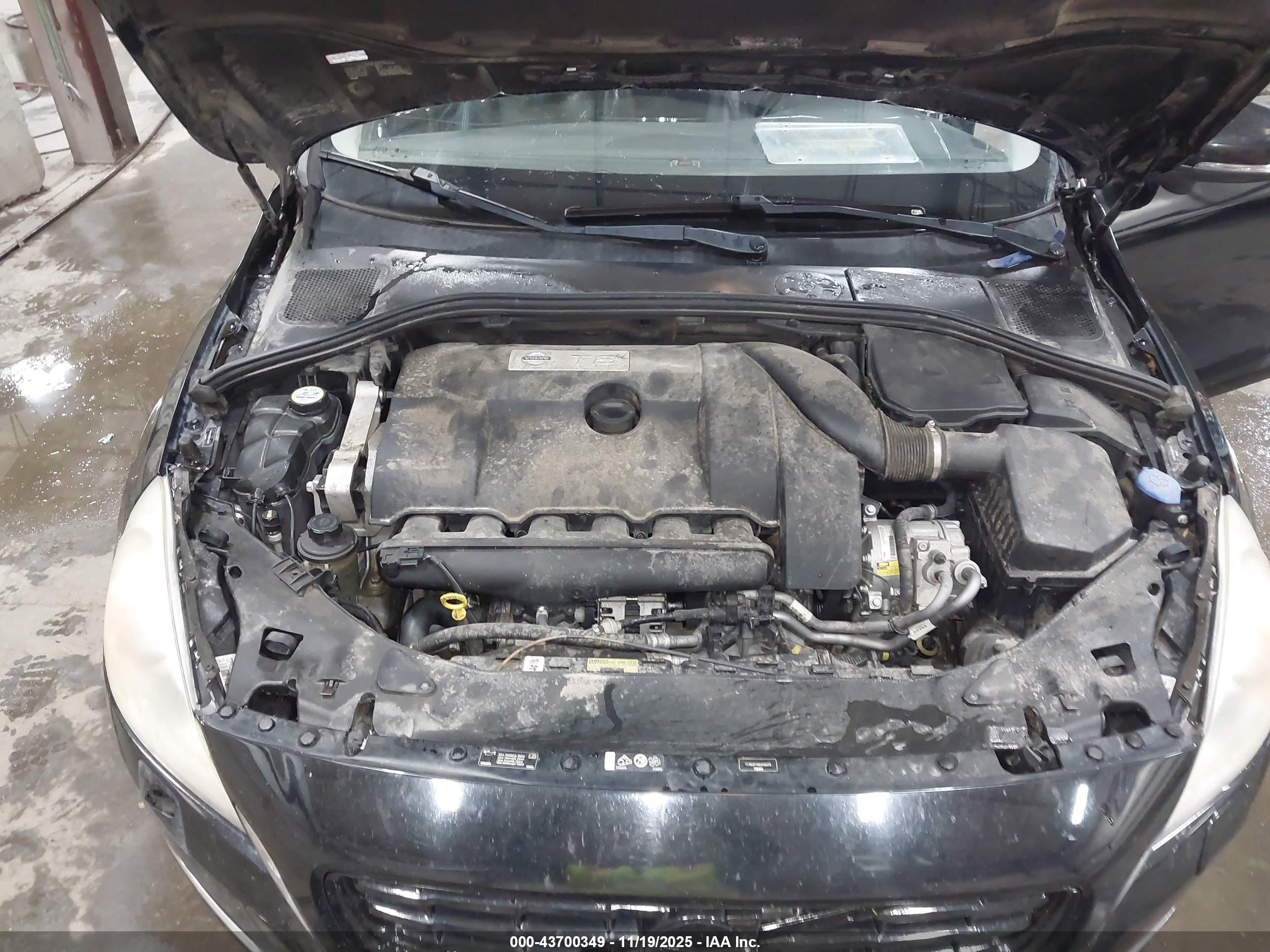 VOLVO S60 image 10