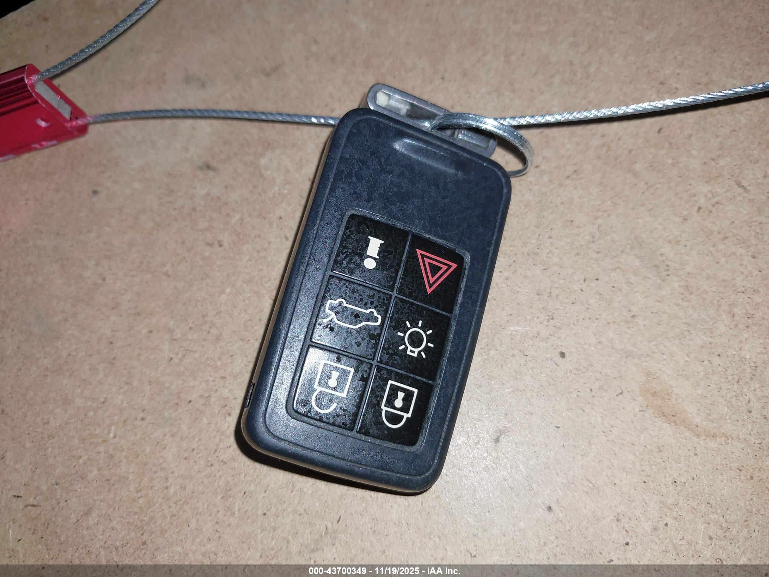 VOLVO S60 image 11