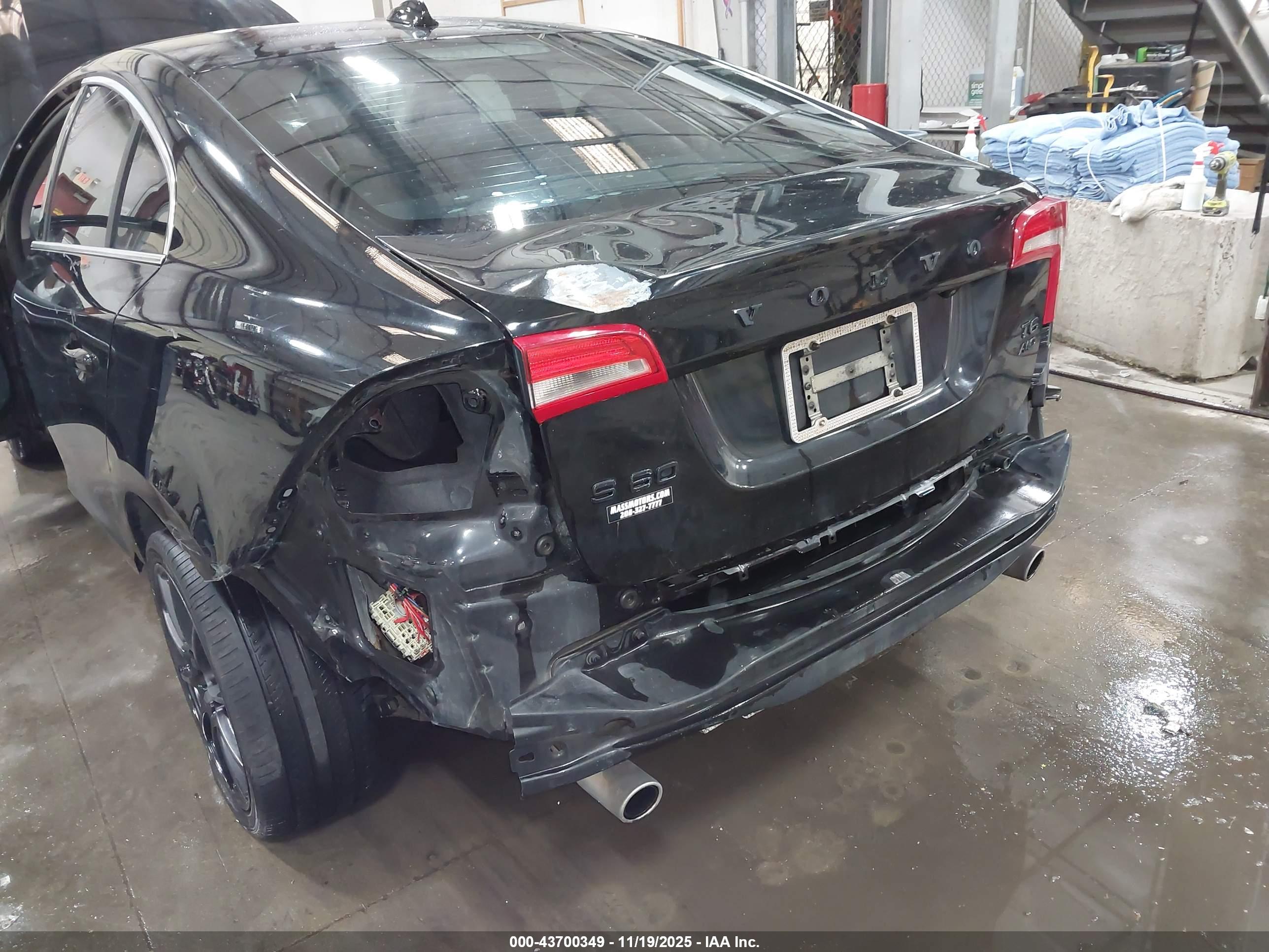 VOLVO S60 image 6
