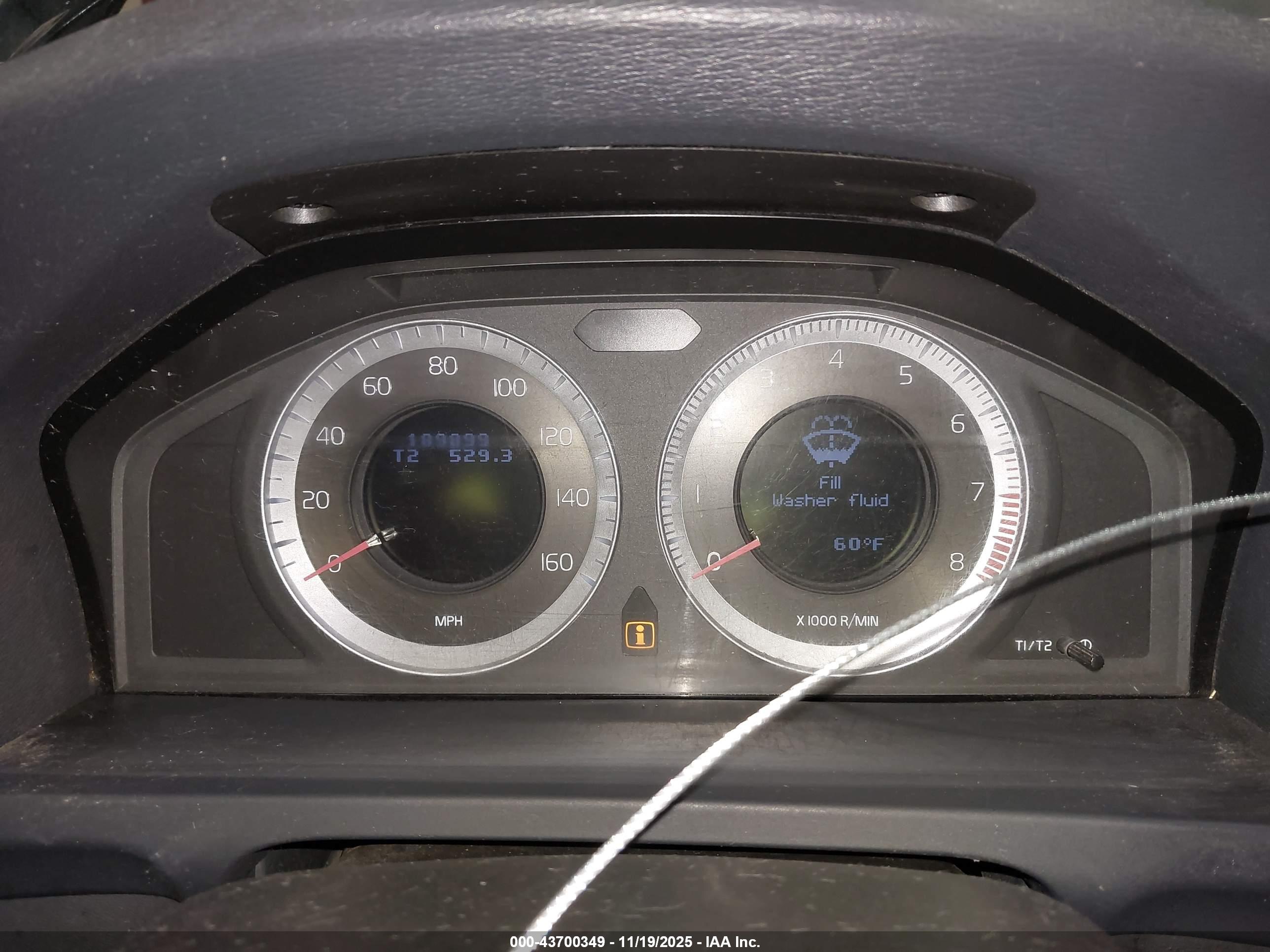 VOLVO S60 image 7