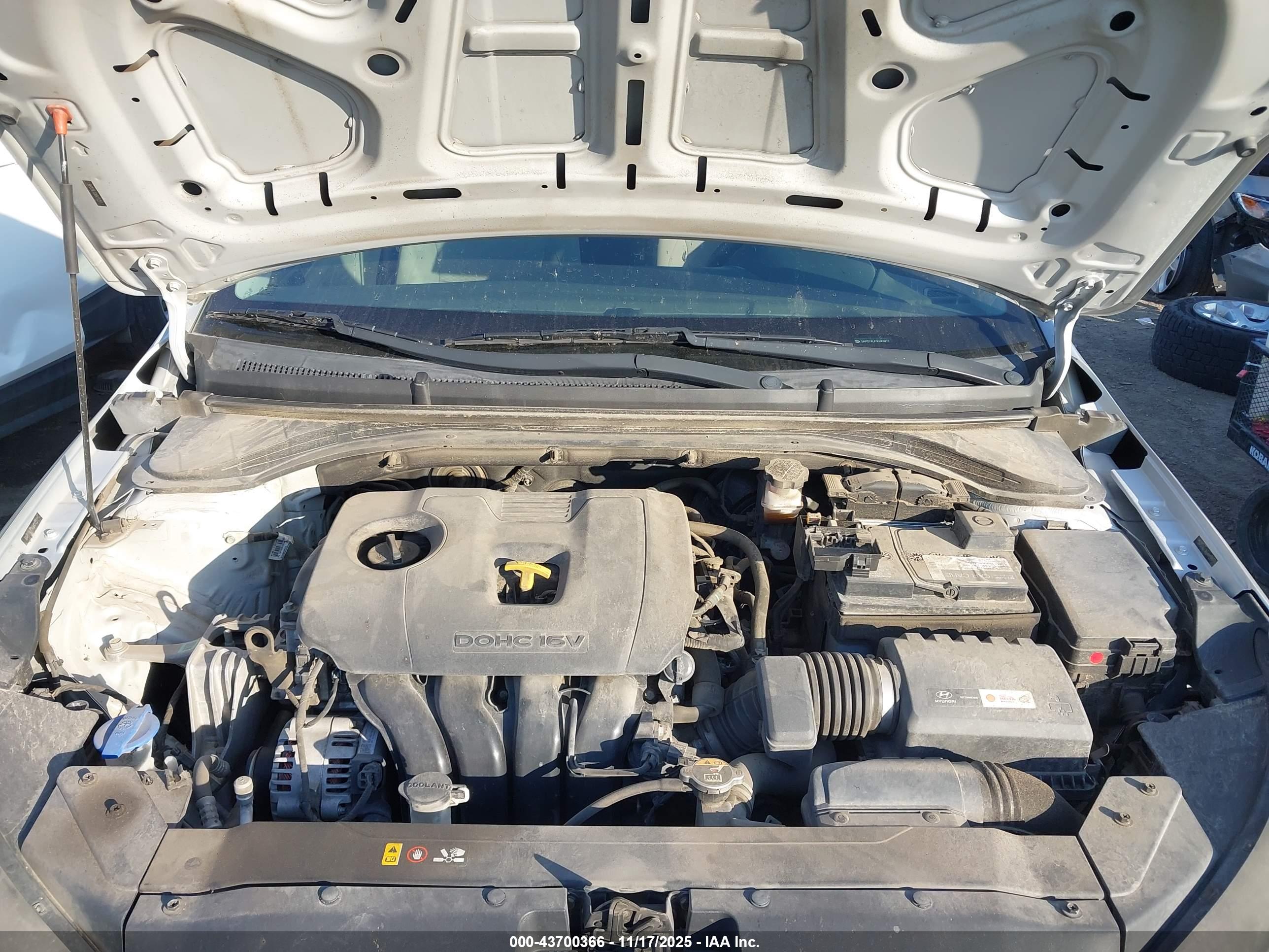 HYUNDAI ELANTRA image 10