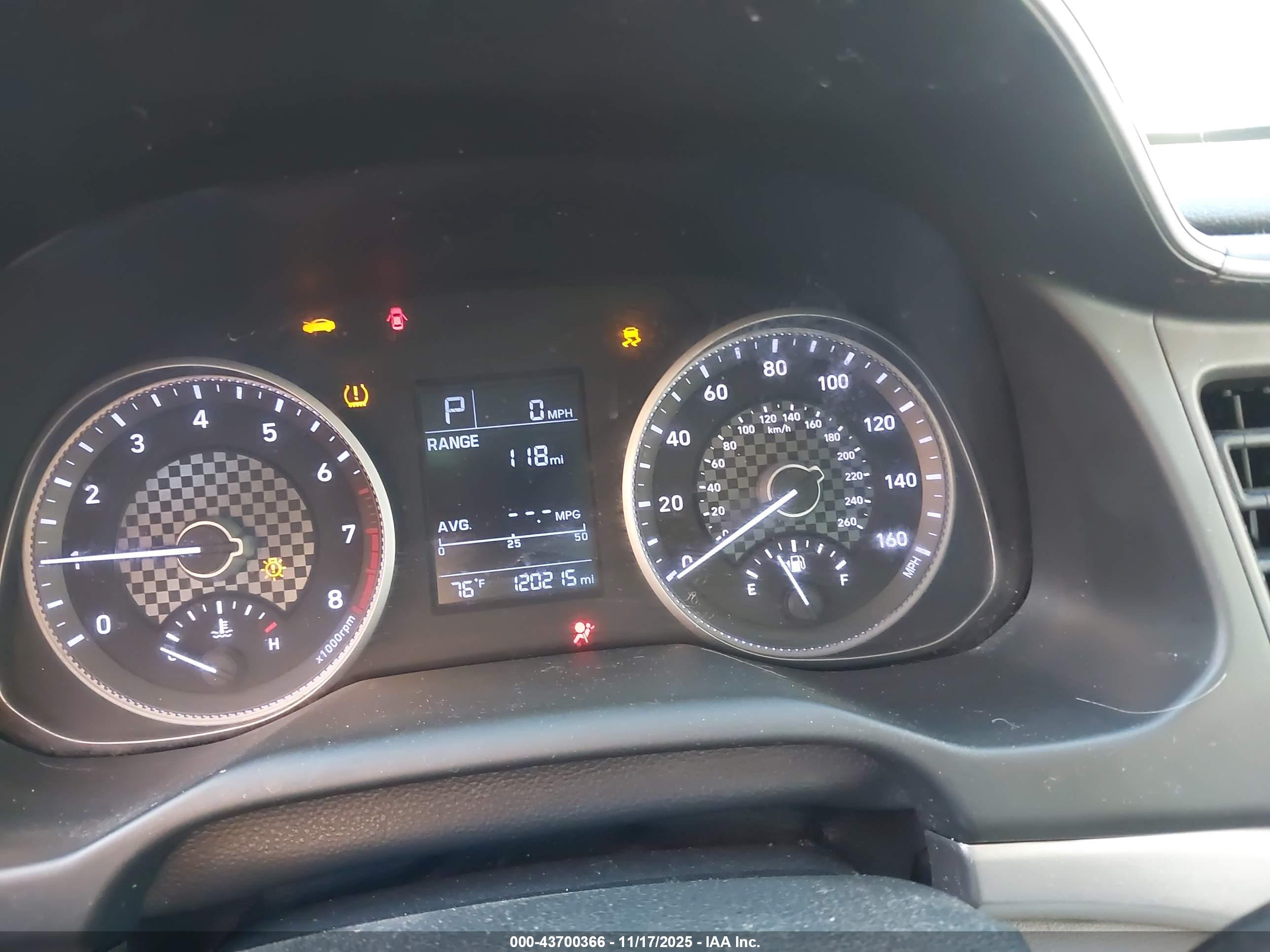 HYUNDAI ELANTRA image 7