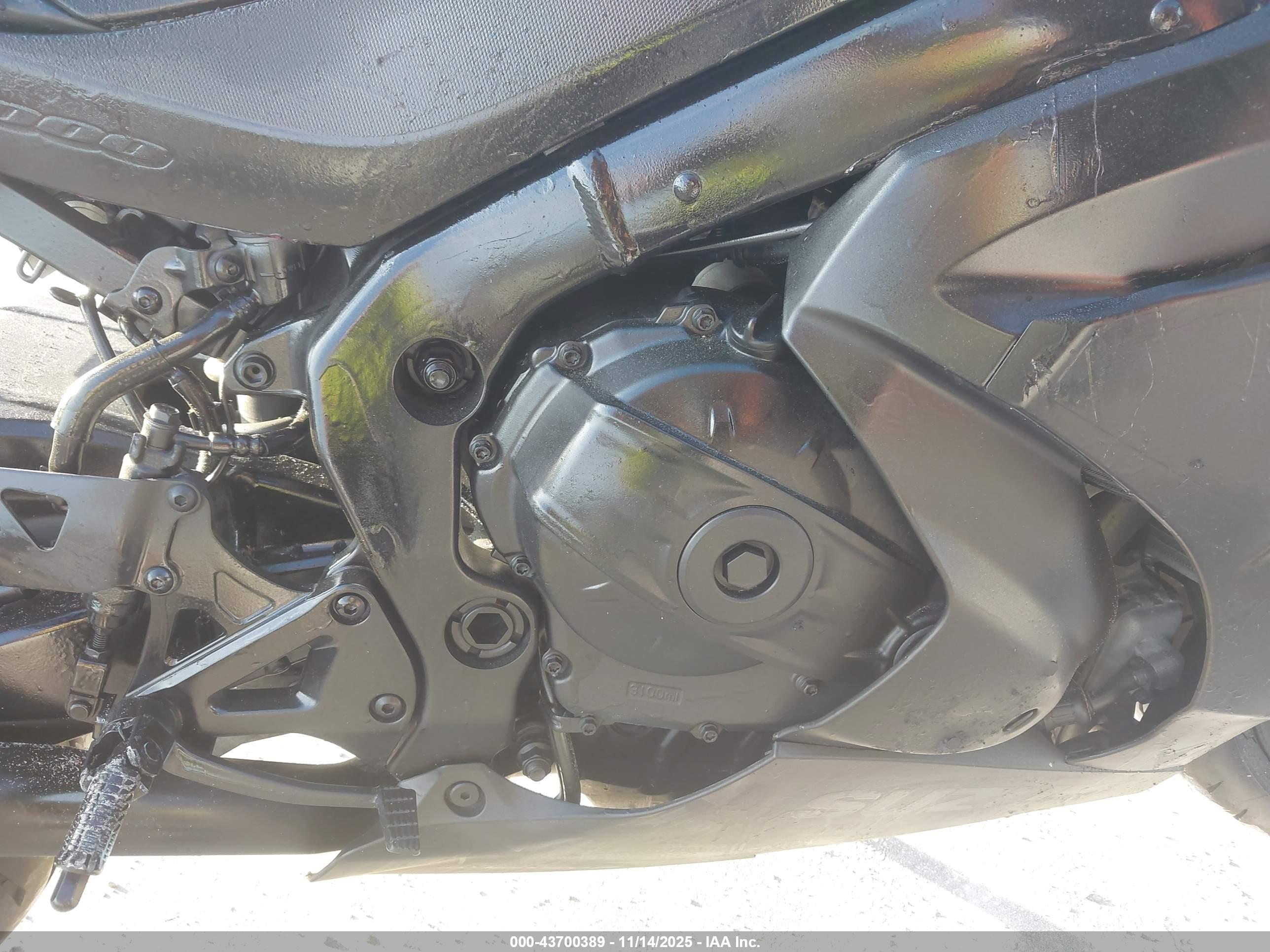 SUZUKI GSX-R1000 image 8