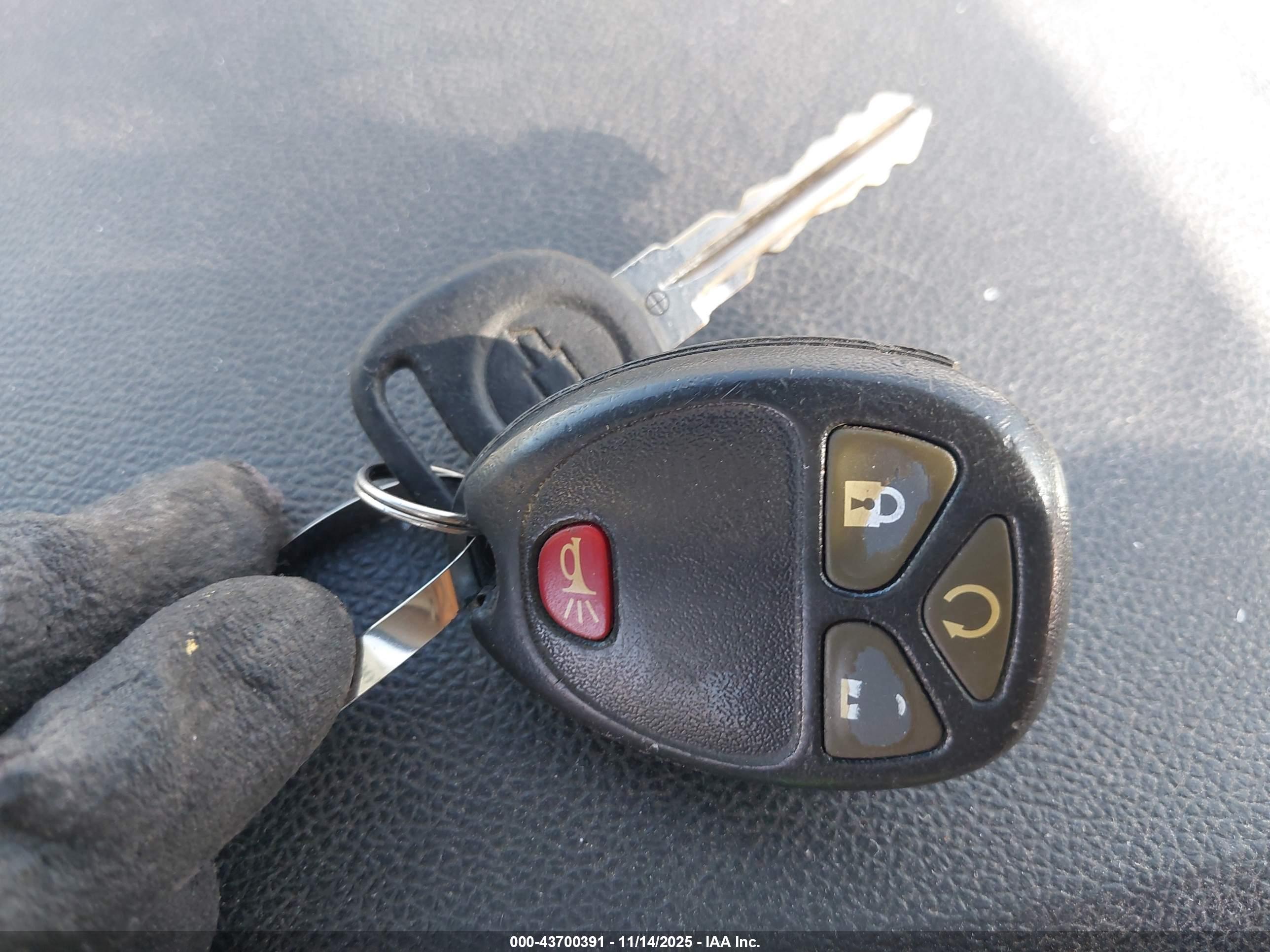 CHEVROLET TRAVERSE image 11