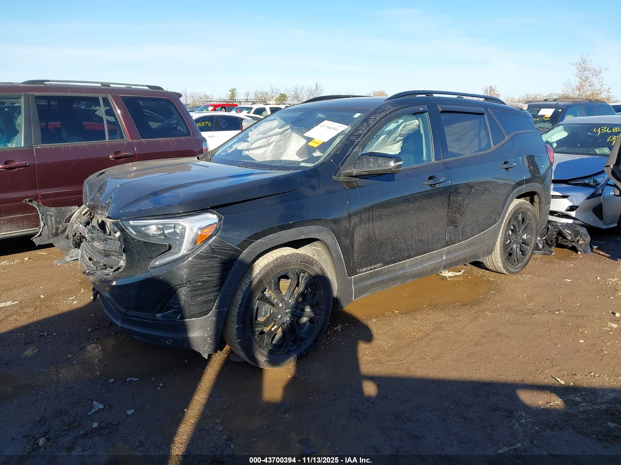 GMC TERRAIN image 2