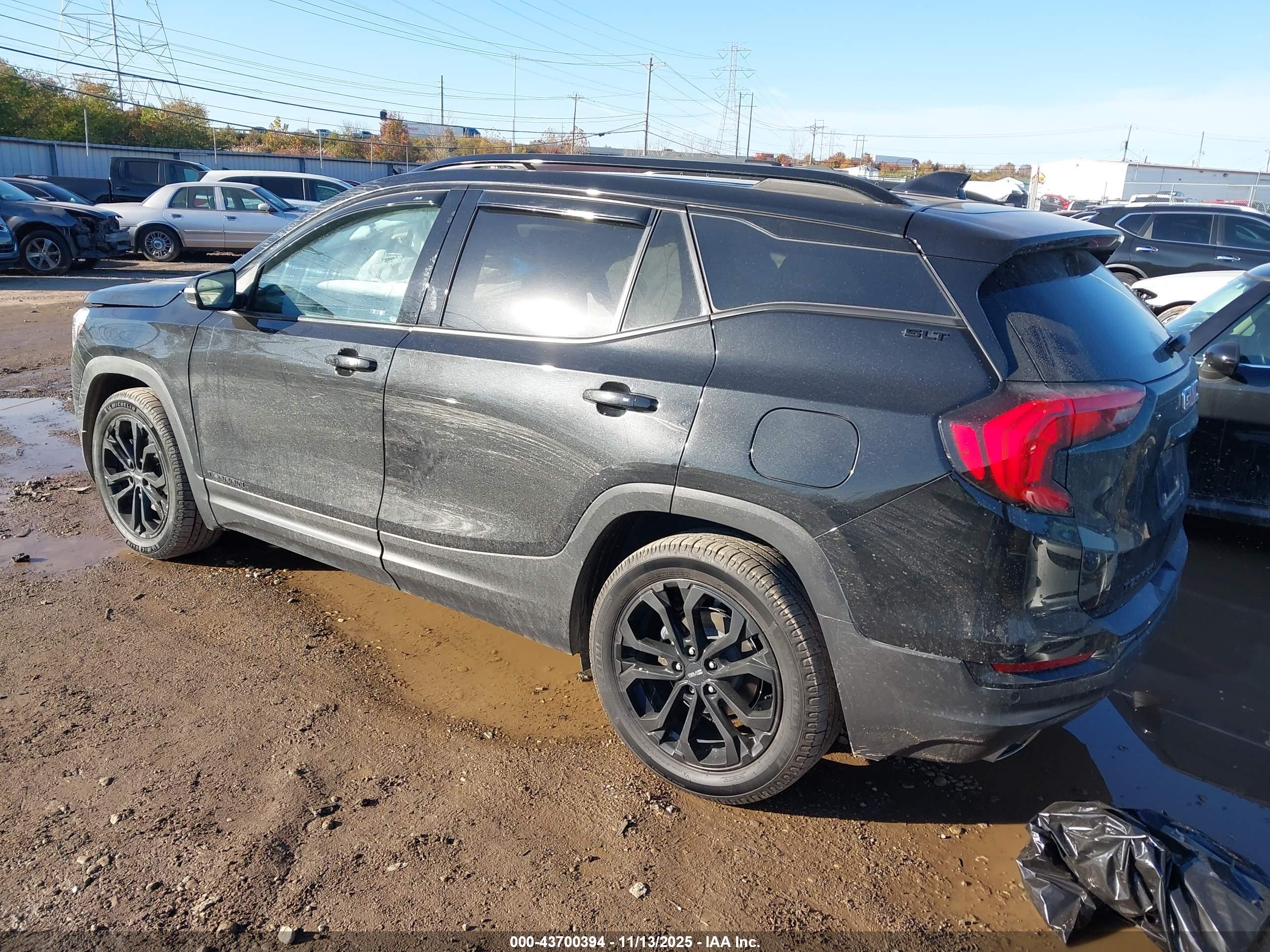GMC TERRAIN image 3