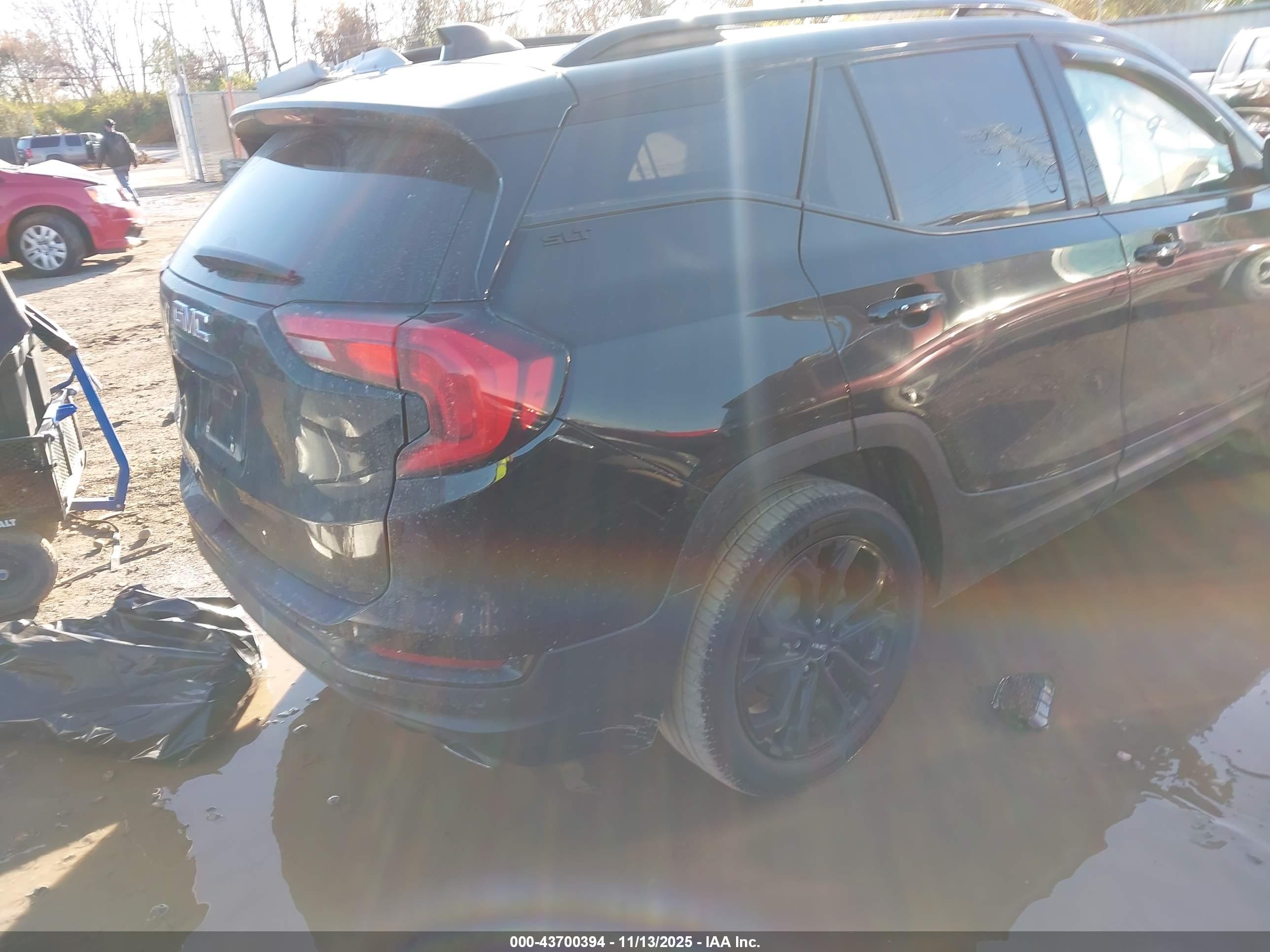 GMC TERRAIN image 4