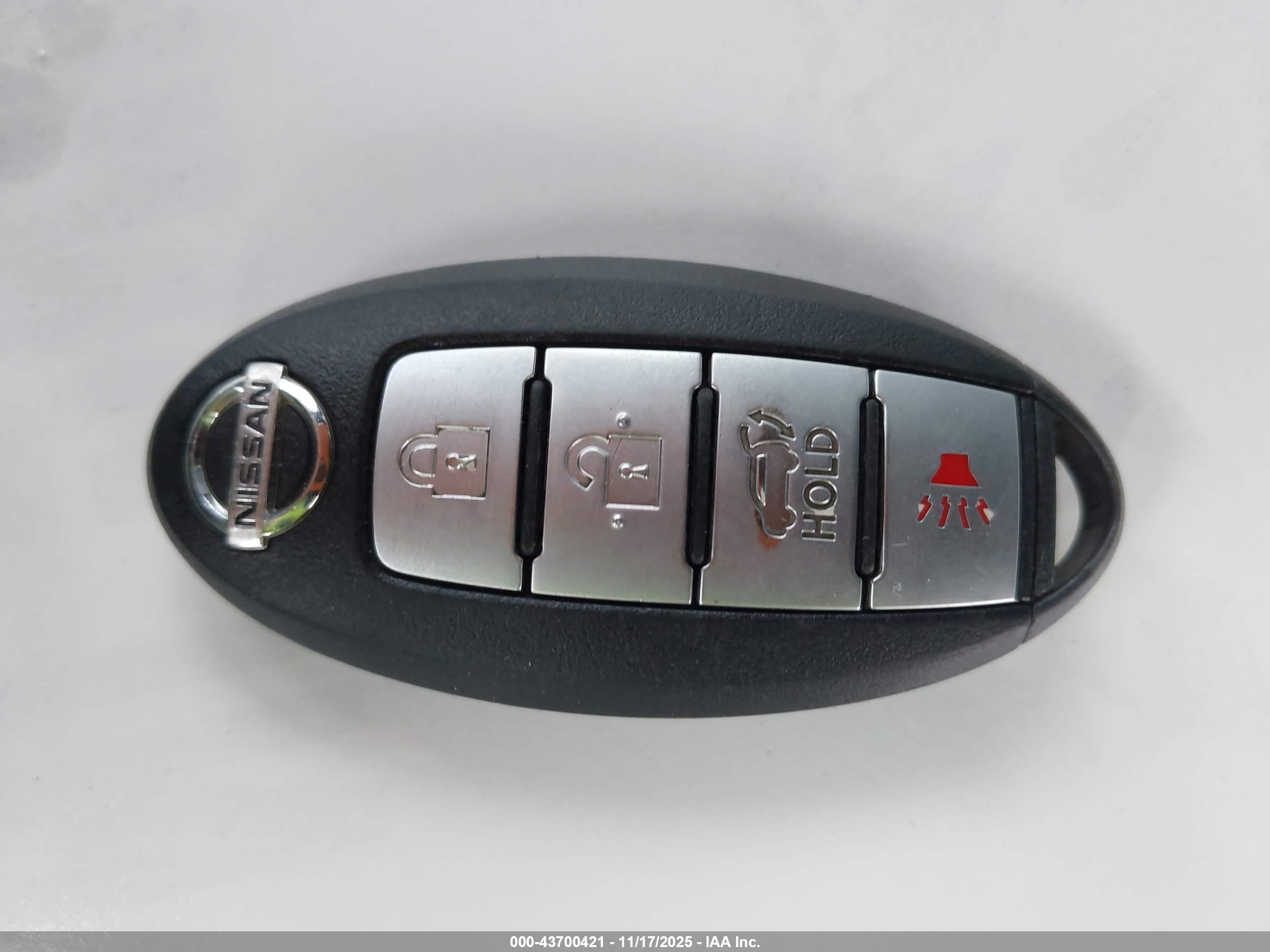 NISSAN ROGUE image 11