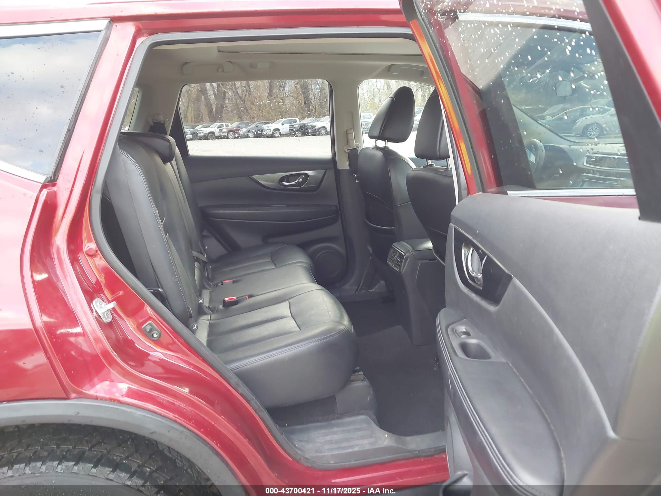 NISSAN ROGUE image 8
