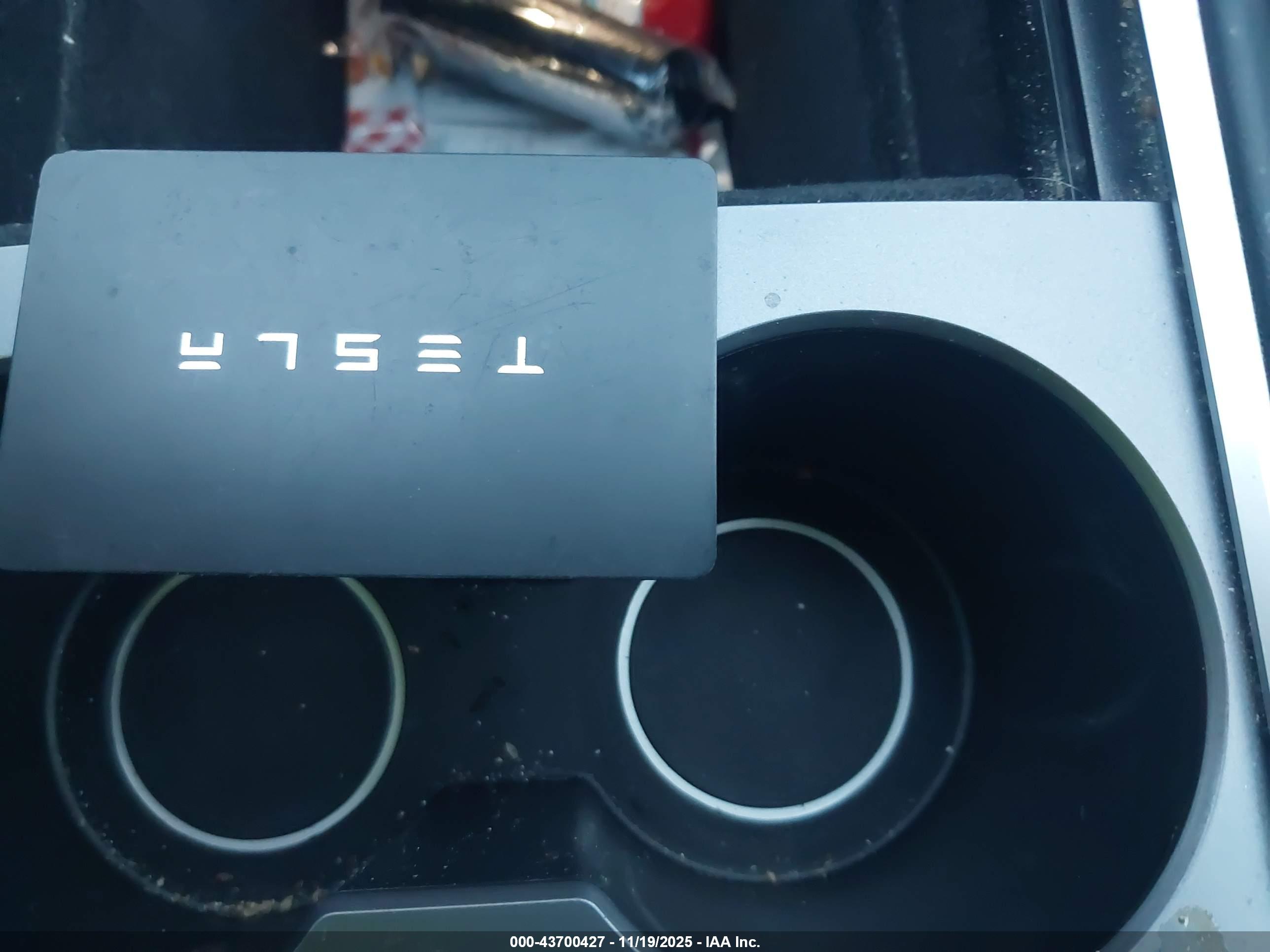 TESLA MODEL image 11