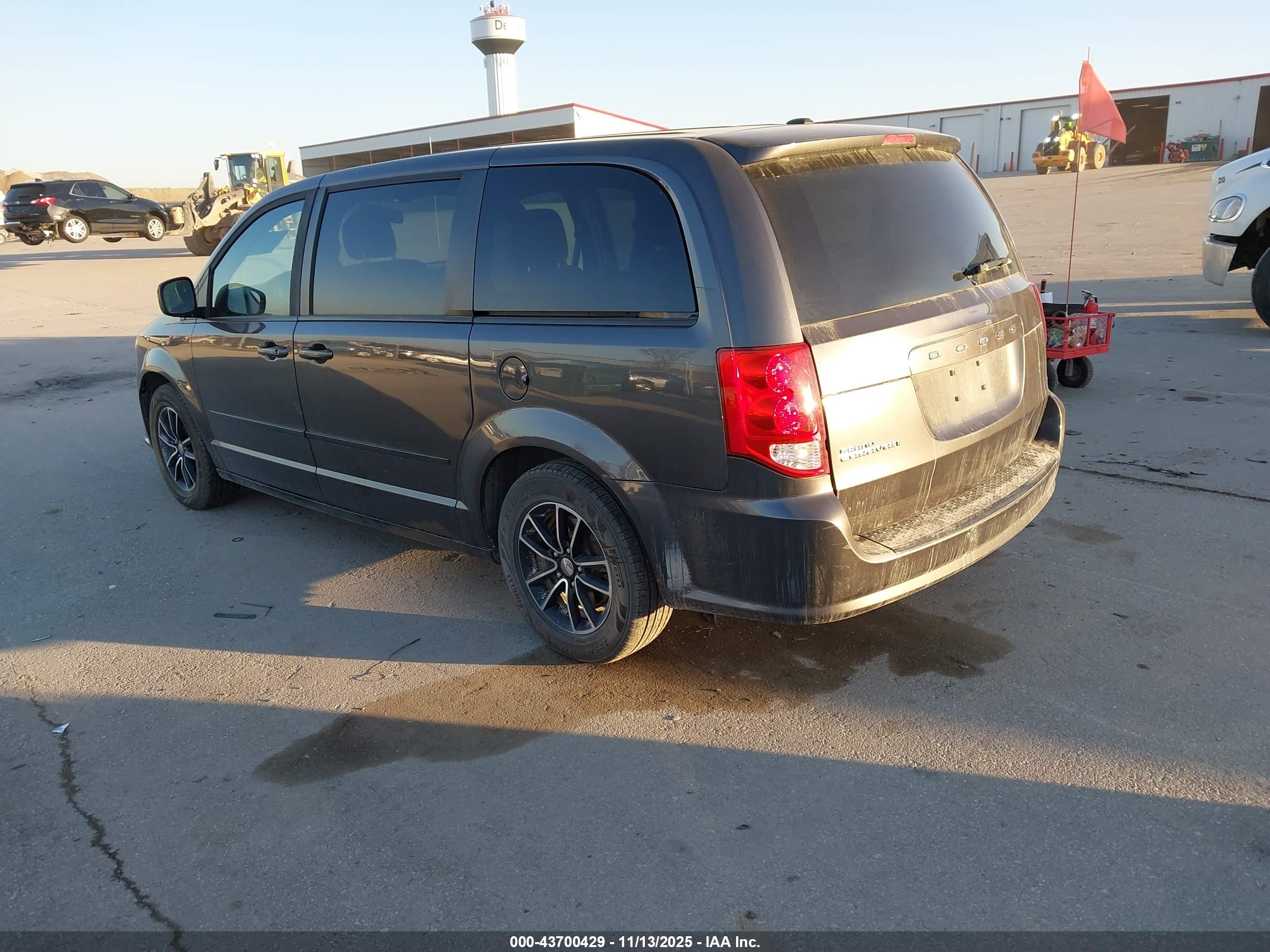DODGE GRAND image 3