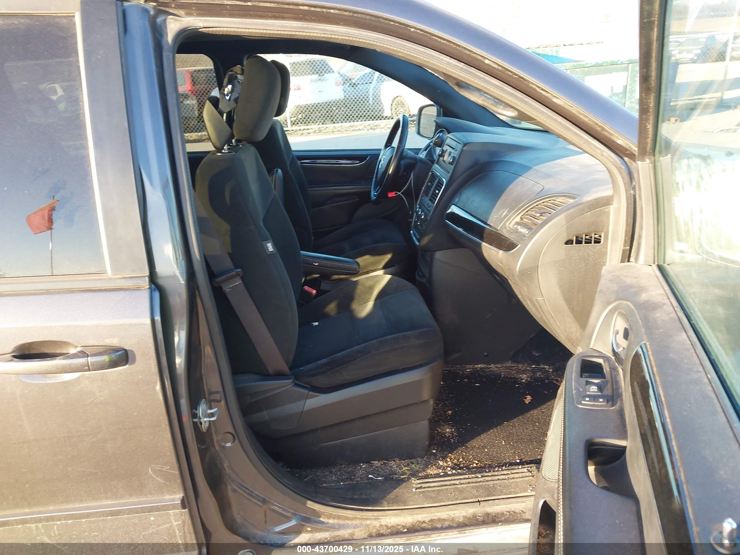 DODGE GRAND image 5