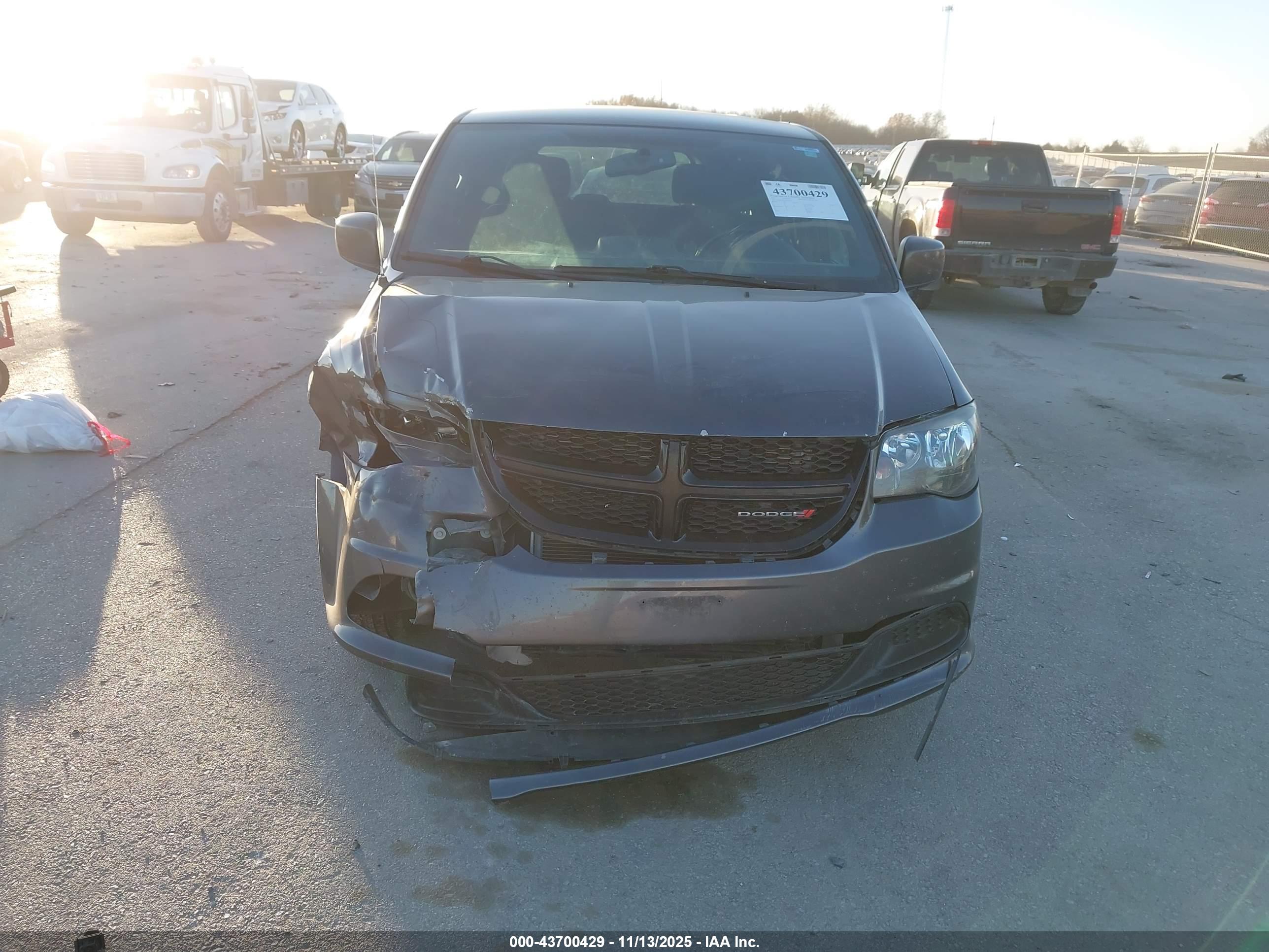 DODGE GRAND image 6