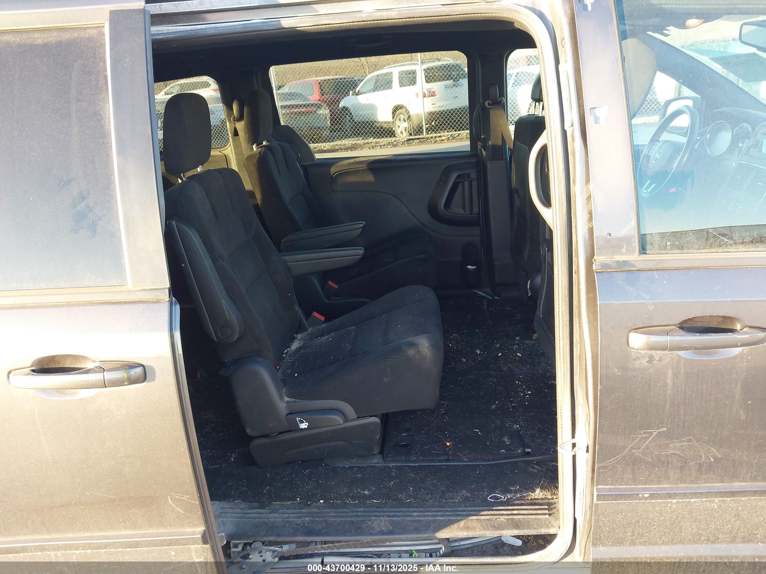 DODGE GRAND image 8