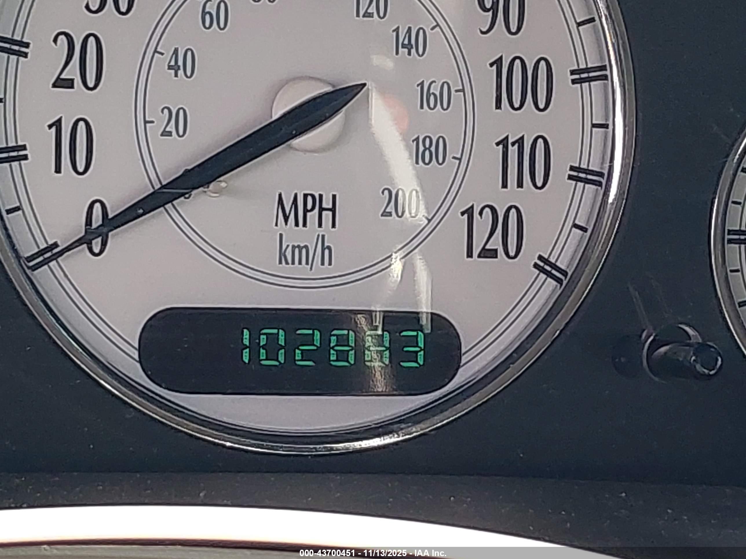 CHRYSLER 300M image 7