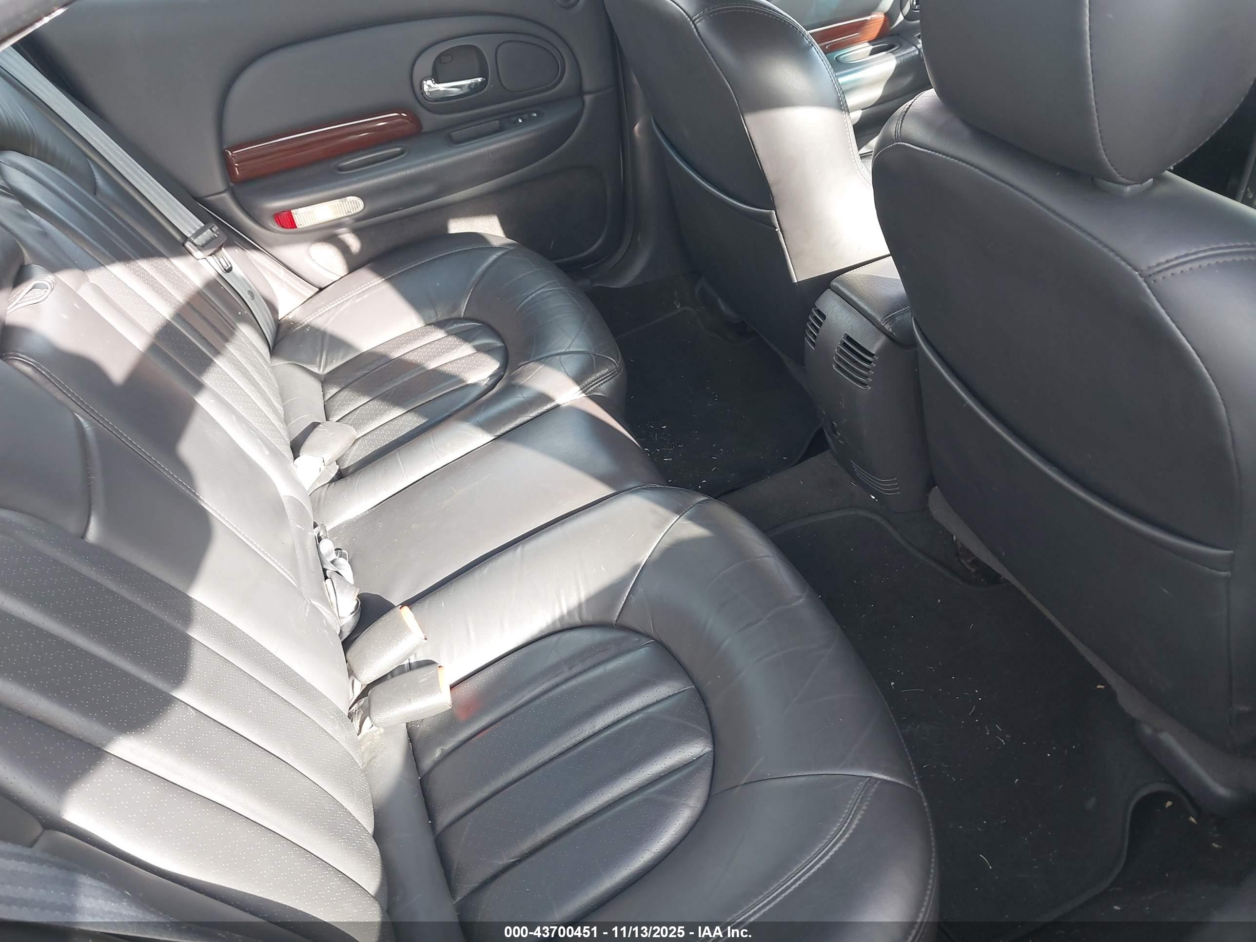 CHRYSLER 300M image 8