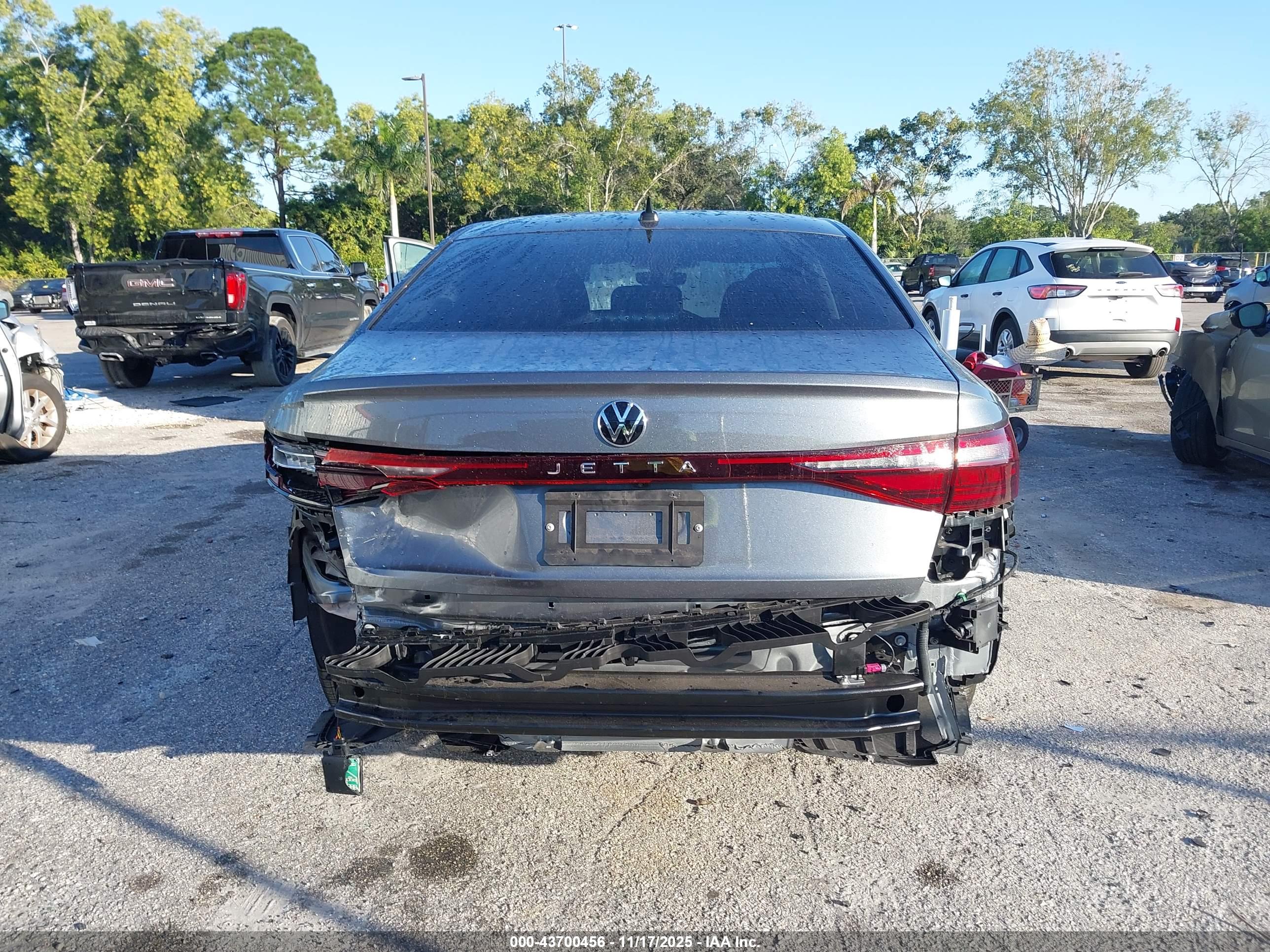 VOLKSWAGEN JETTA image 6