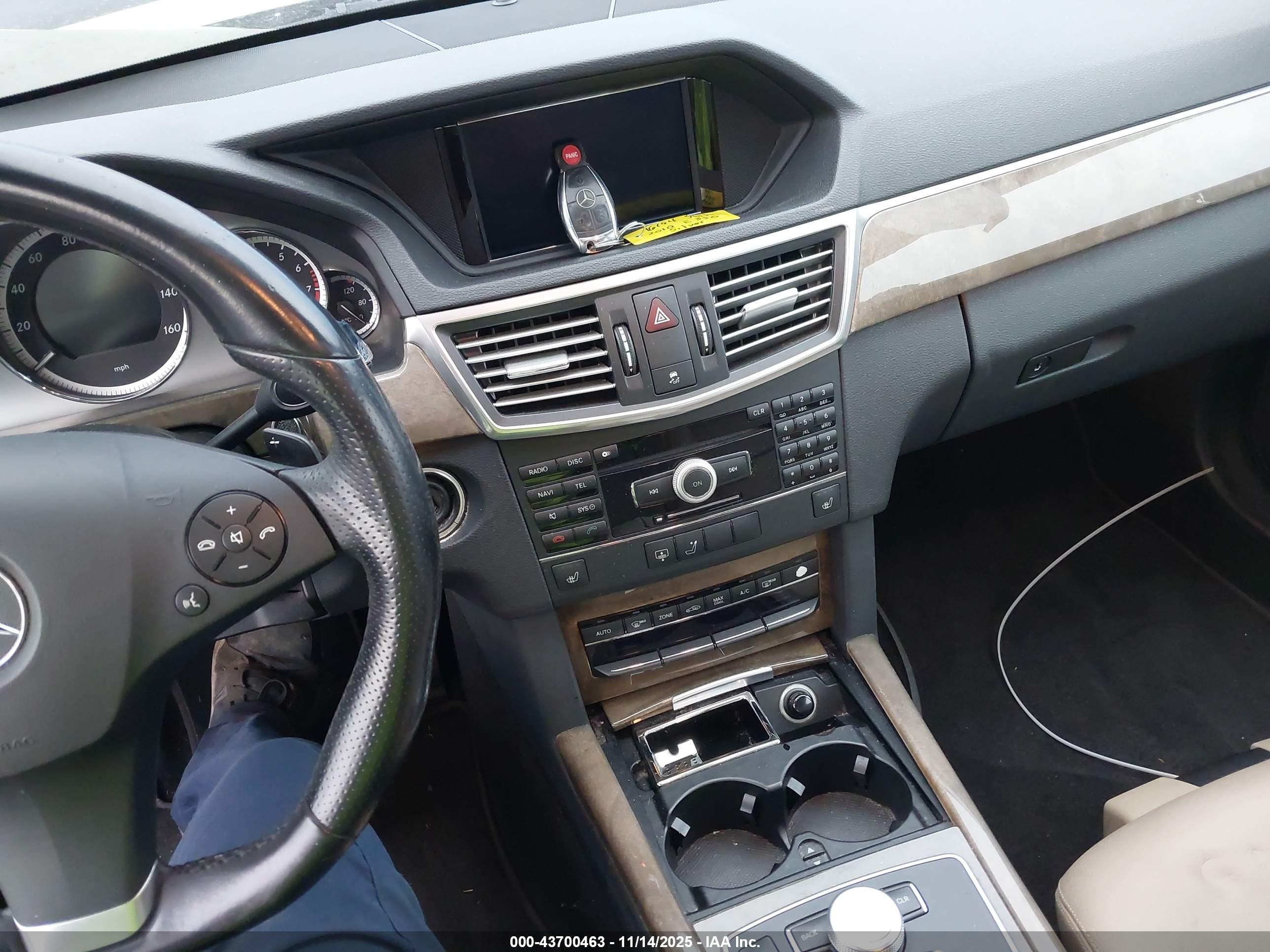 MERCEDES-BENZ E image 11