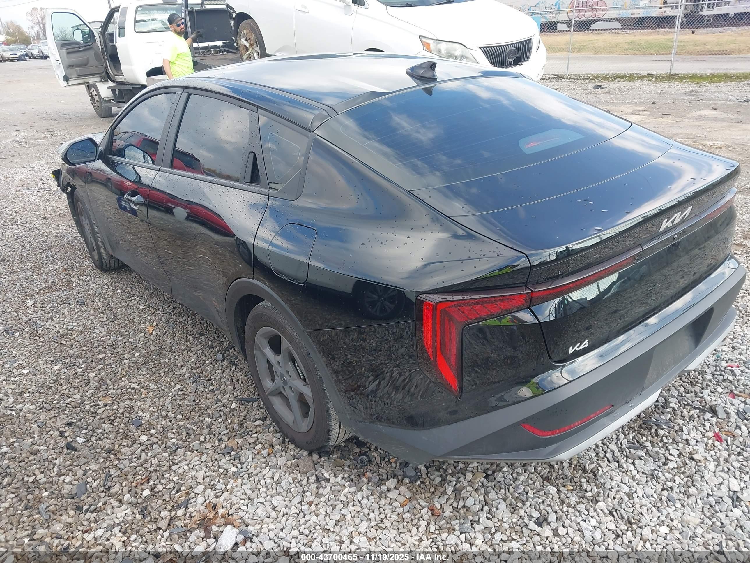 KIA K4 image 3