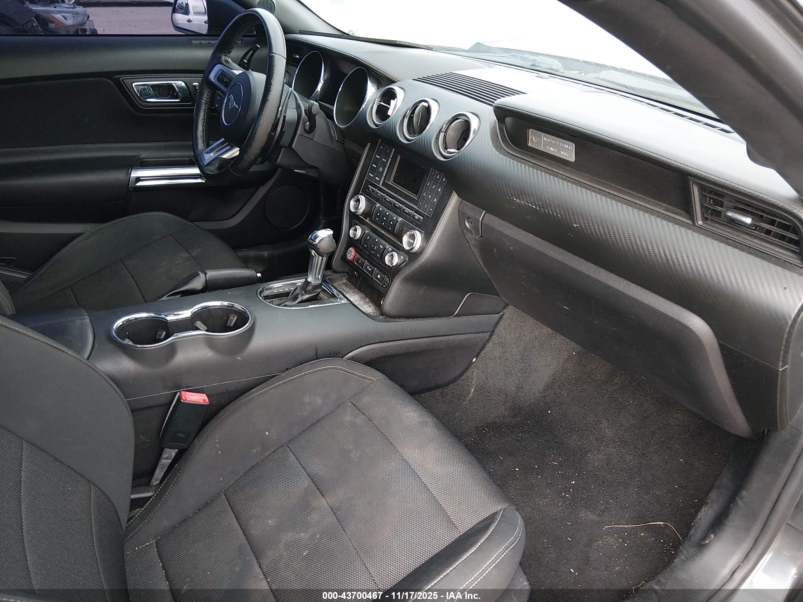 FORD MUSTANG image 5