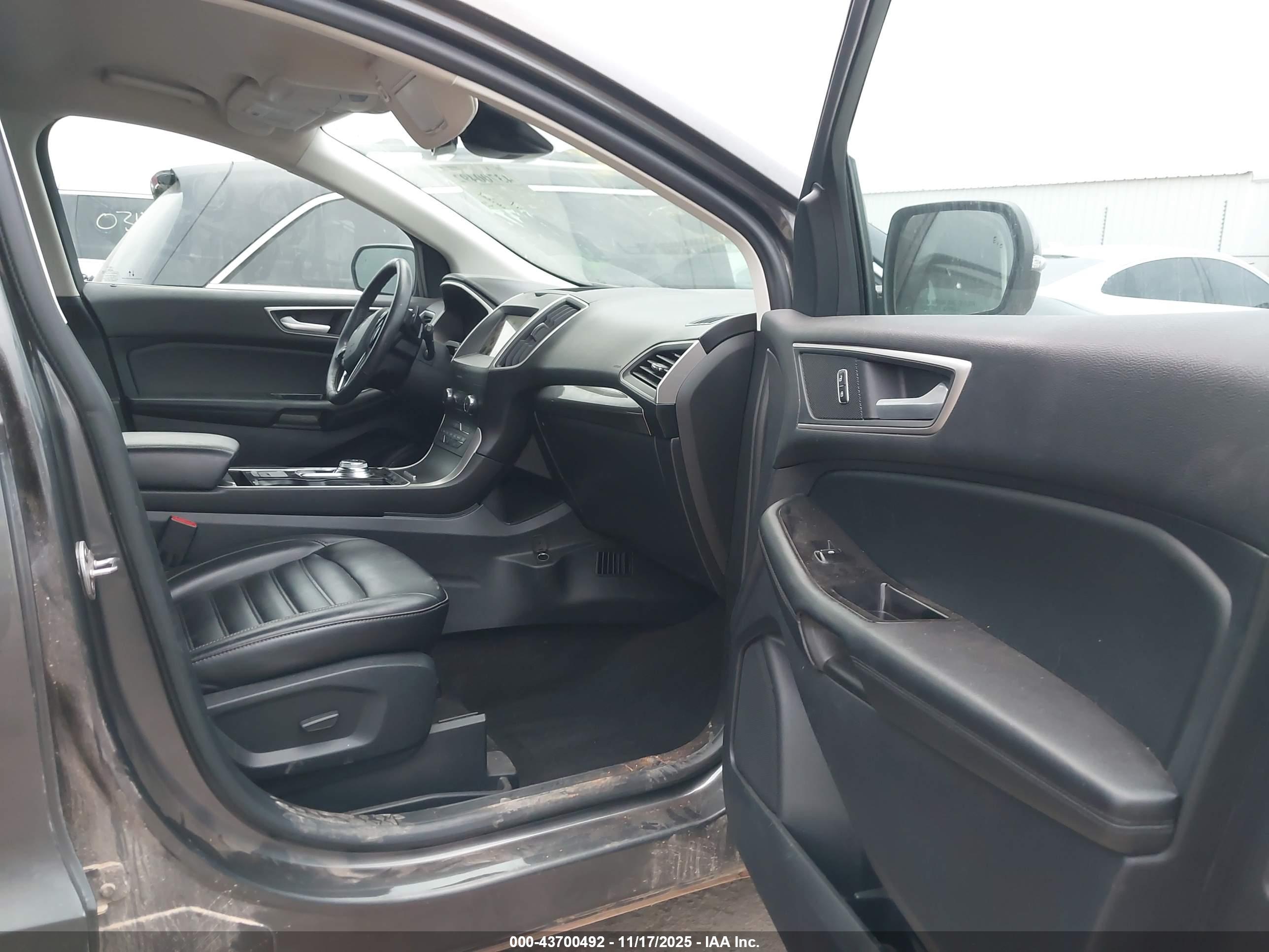 FORD EDGE image 5