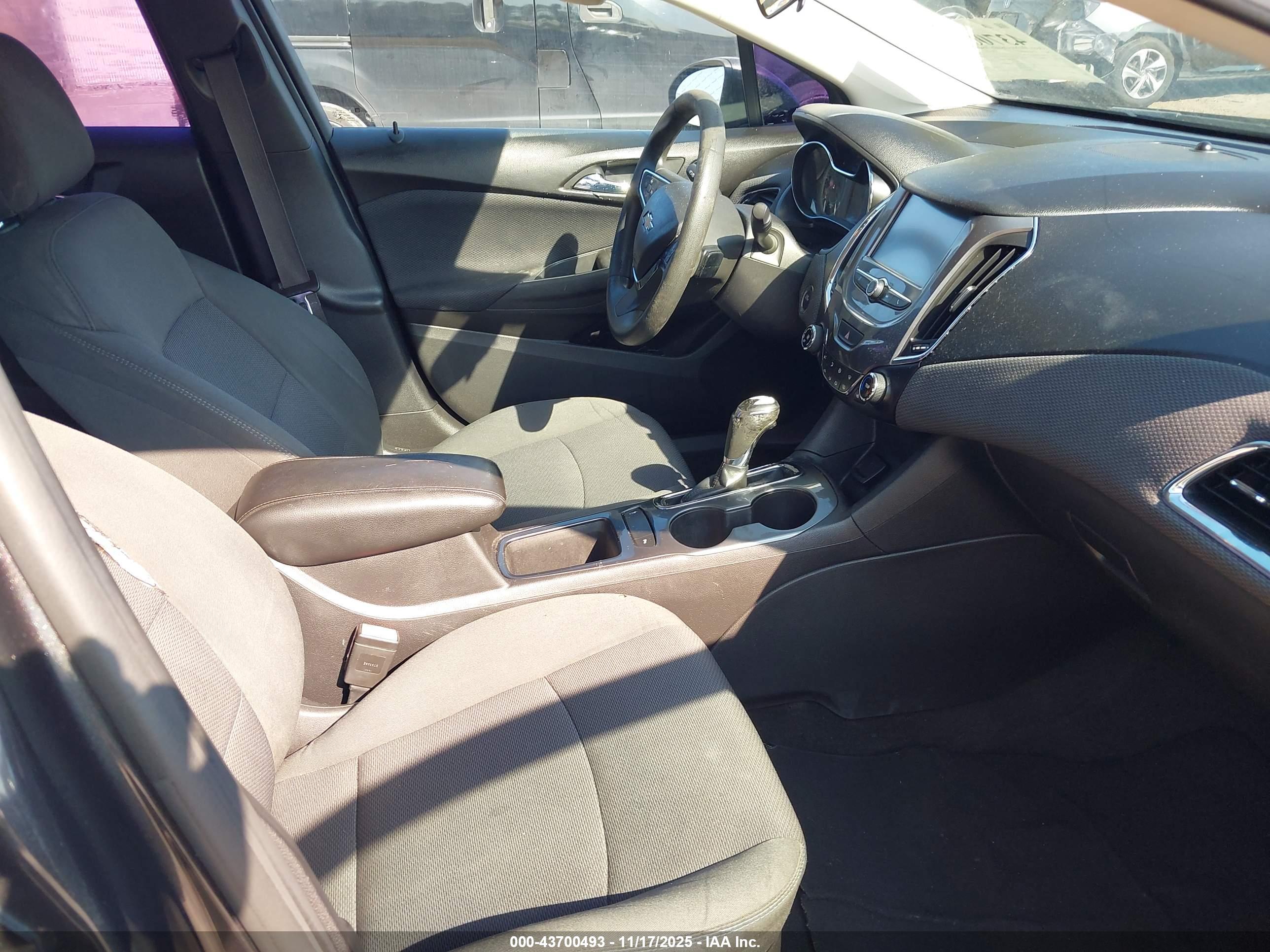 CHEVROLET CRUZE image 5